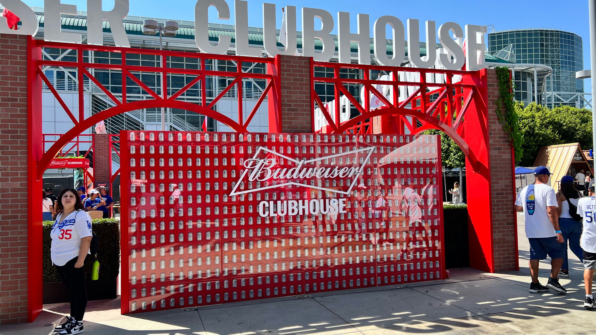 Clubhouse Budweiser Clubhouse