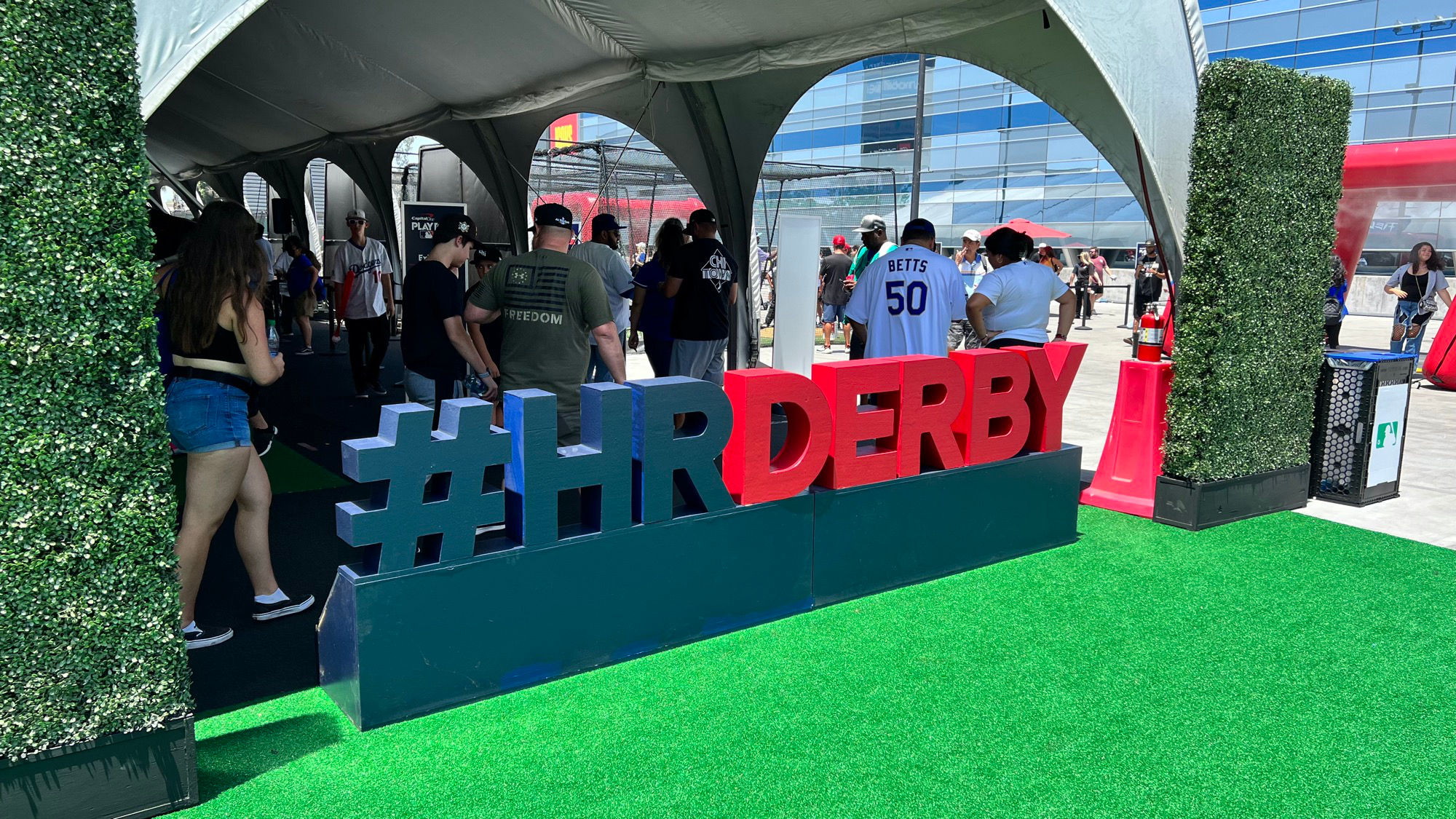 Hashtag #HRDERBY