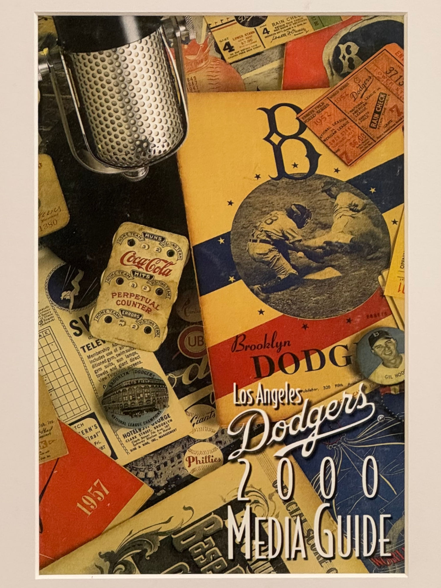 2000 Los Angeles Dodgers Media Guide Cover 2000 Los Angeles Dodgers Media Guide Cover