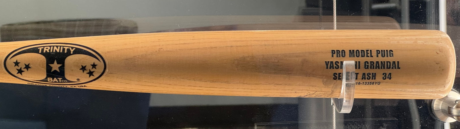 Yasmani Grandal's Baseball Bat Yasmani Grandal's Baseball Bat