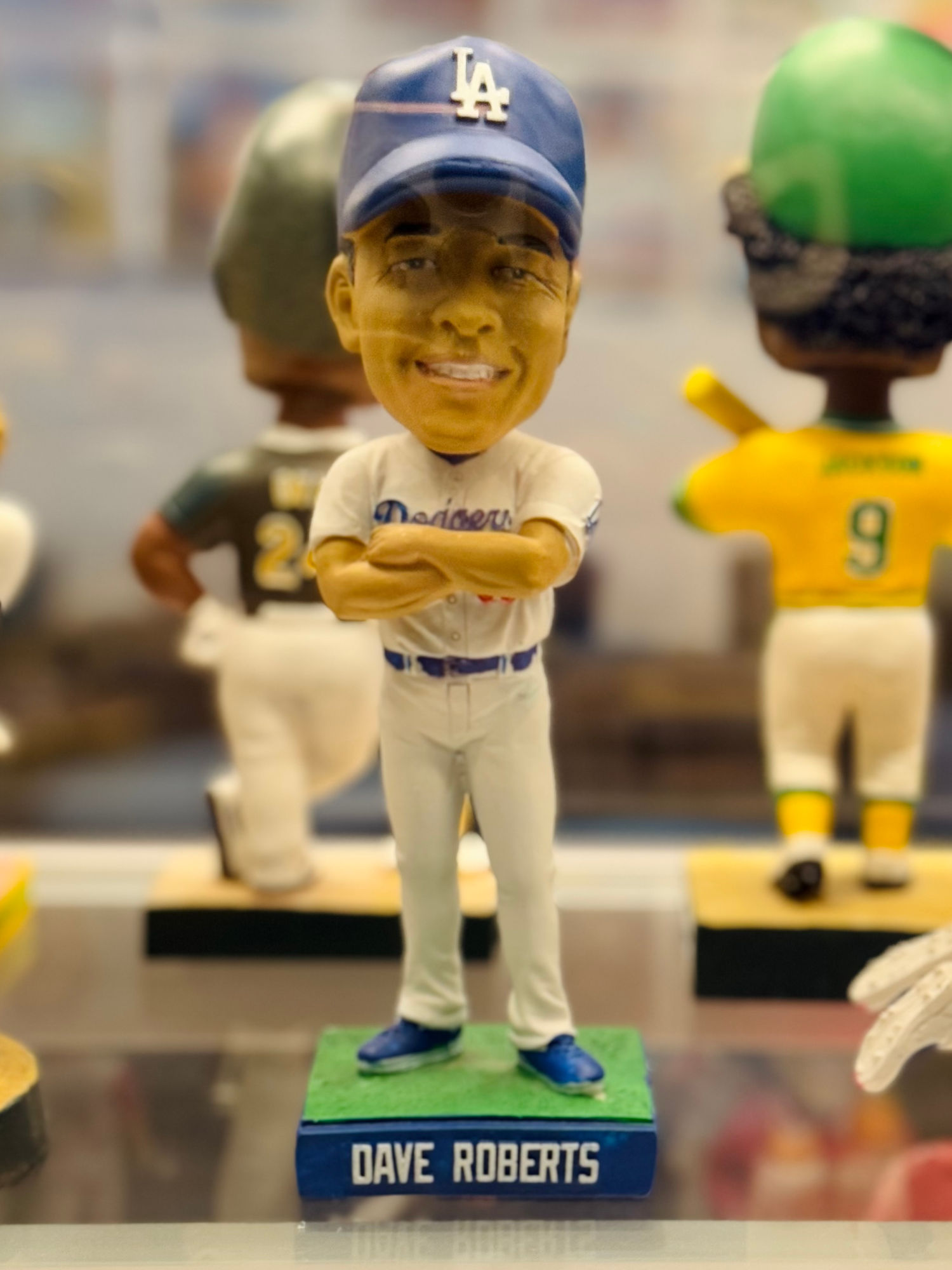 Baseline Club Bobbleheads Dave Roberts