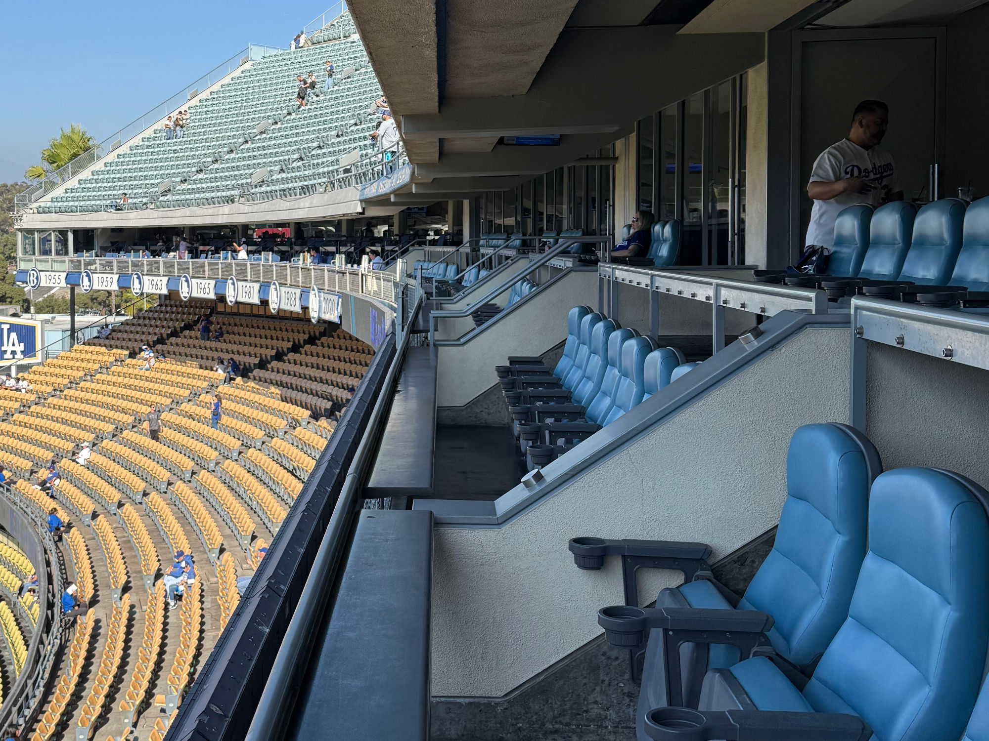 Suites Club Level Suites