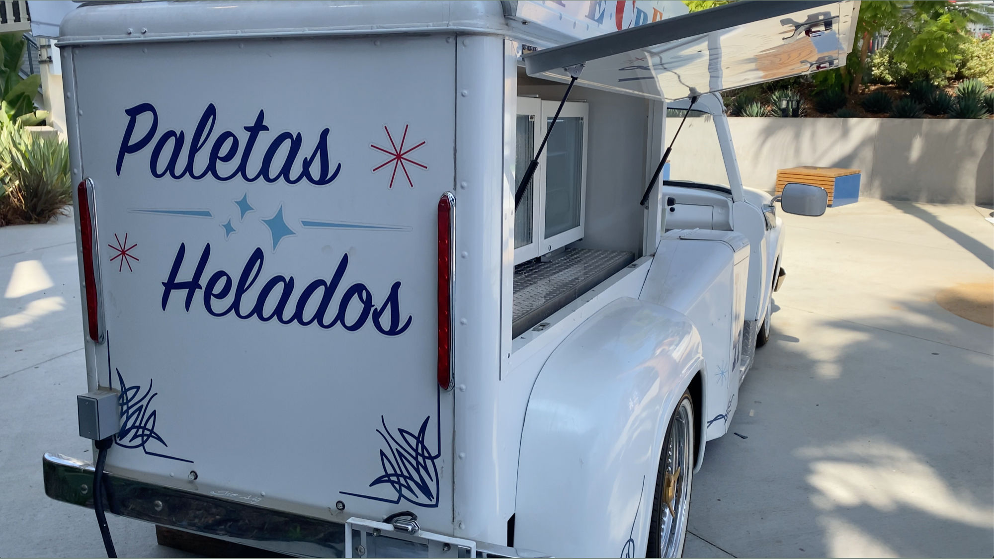 Dodger Stadium Ice Cream Truck Box Paletas Helados