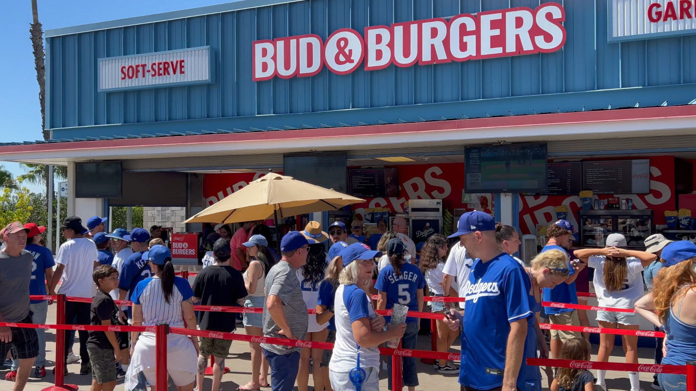 Dodger Stadium Bud & Burgers