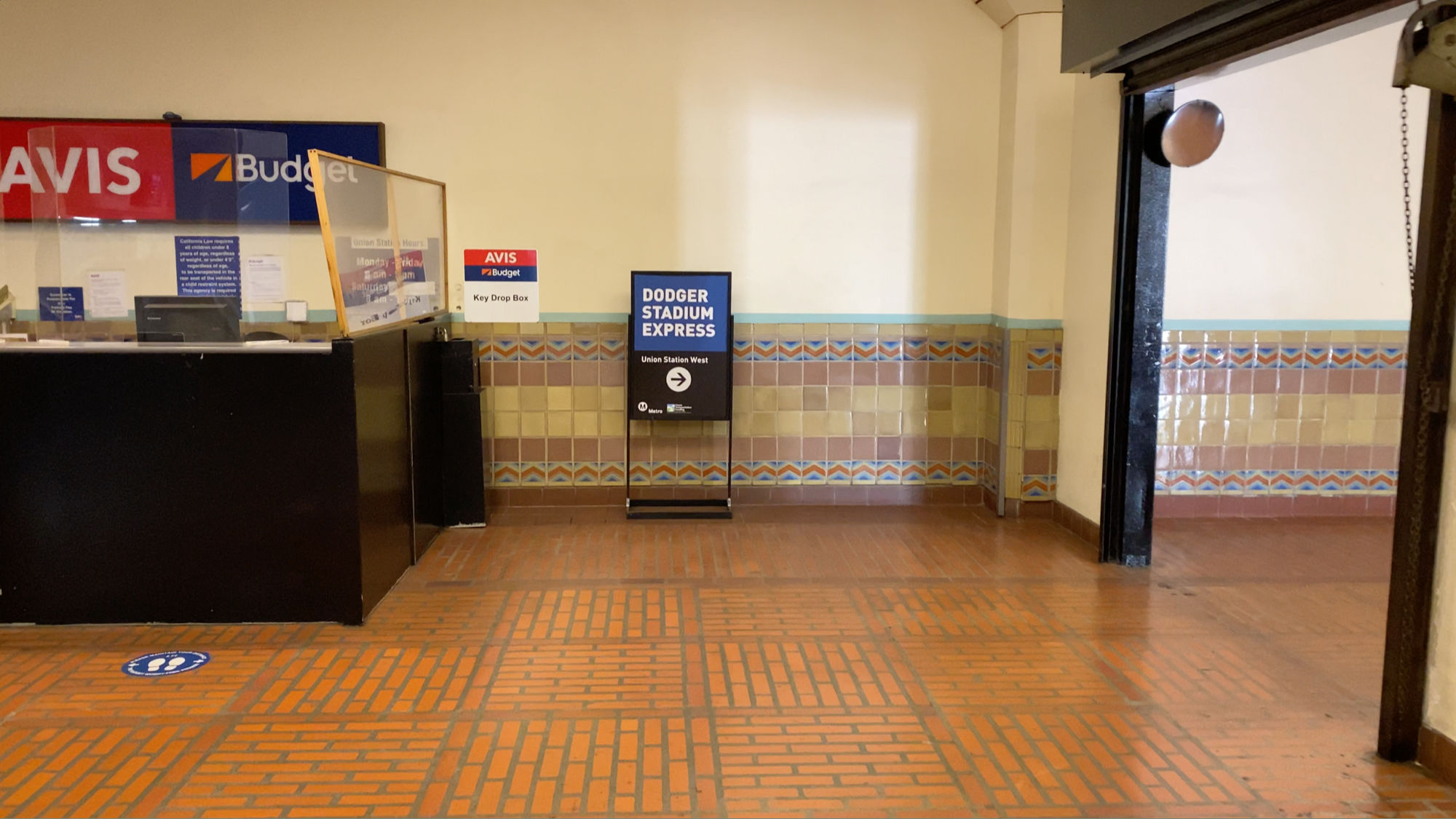 Dodger Stadium Express Signs