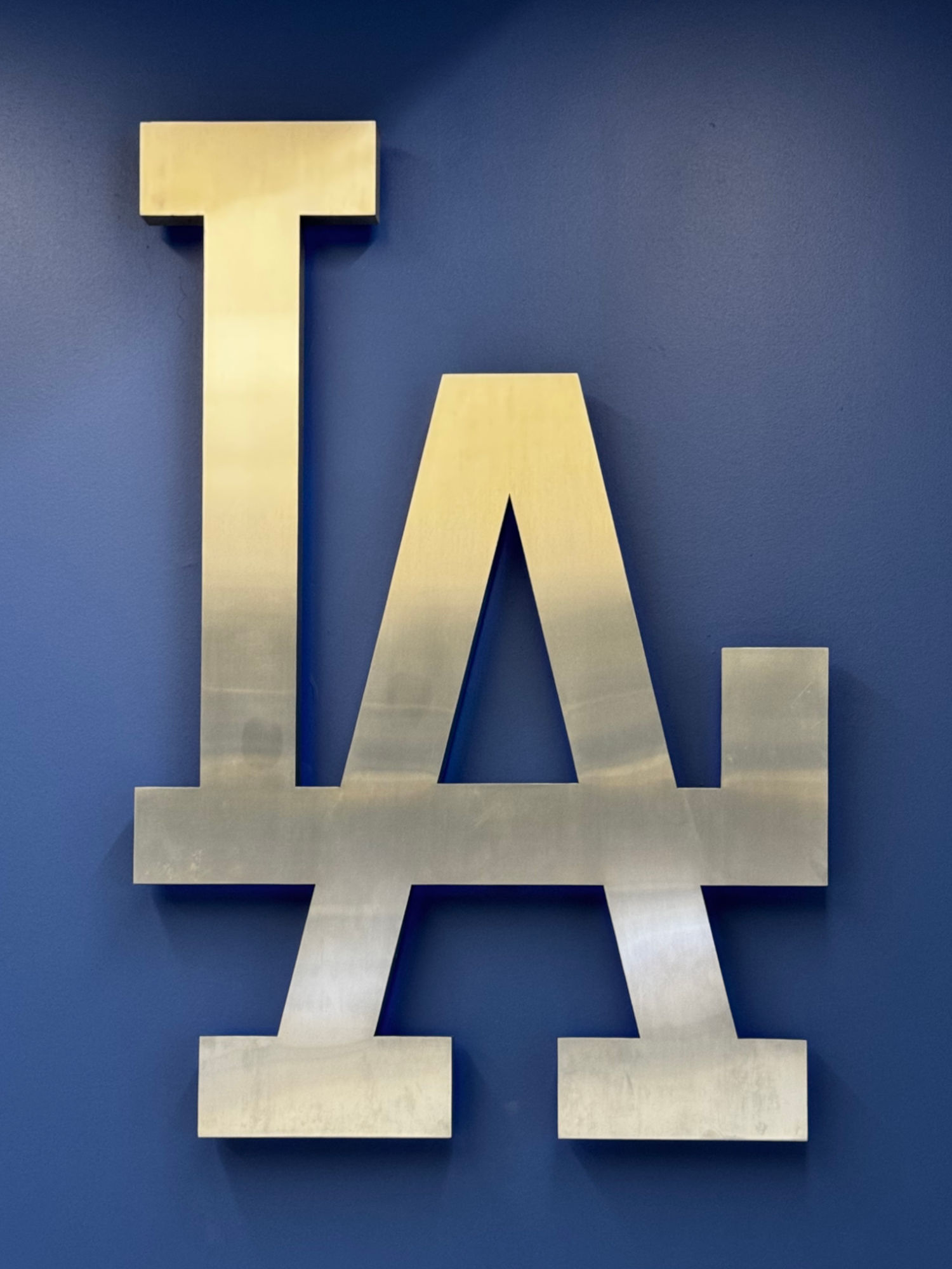 Silver Logo La Silver Logo