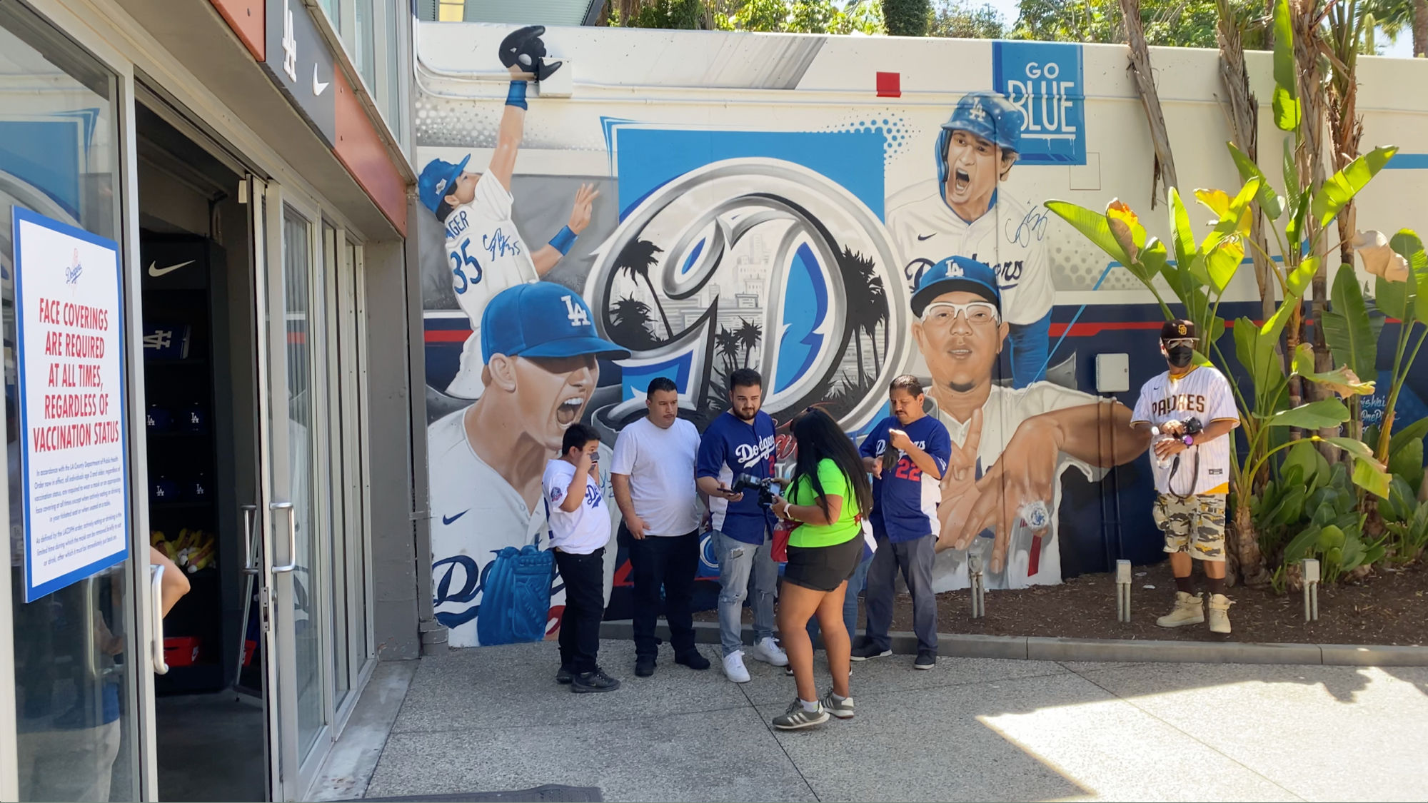 Dodger Stadium Murals Go Blue