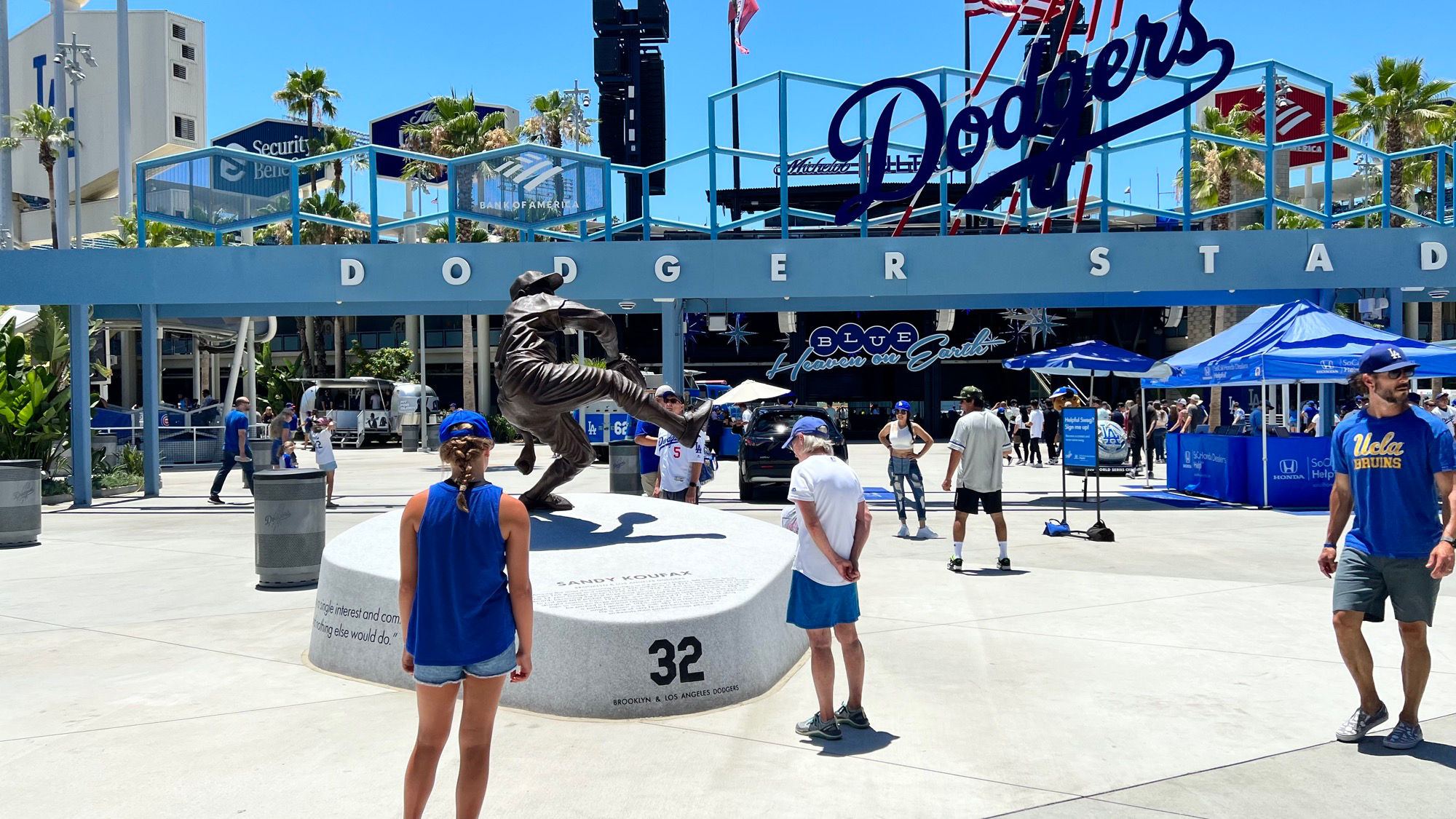 Dodger Stadium Sandy Koufax Statue