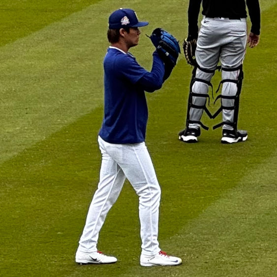 Yoshinobu Yamamoto Warm Up Dodger Stadium Yoshinobu Yamamoto Warm Up