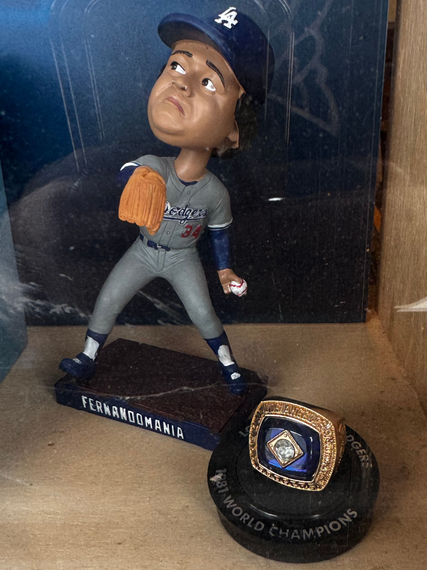 1981 World Series Ring Fernandomania Bobblehead & 1981 World Series Ring
