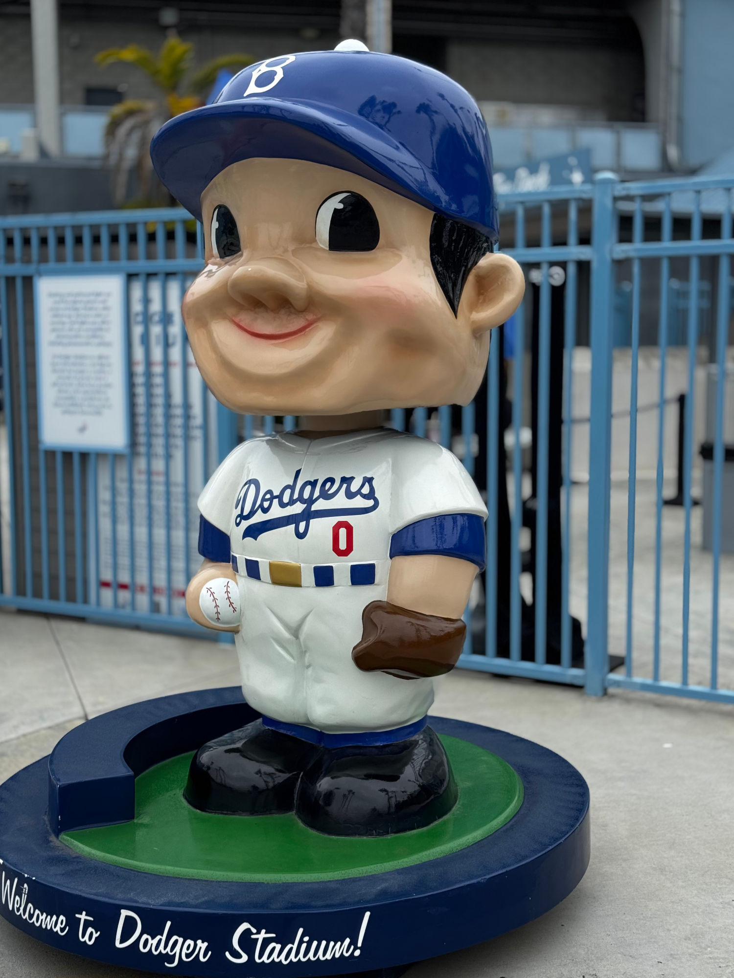 Welcome Giant Bobbleheads Welcome