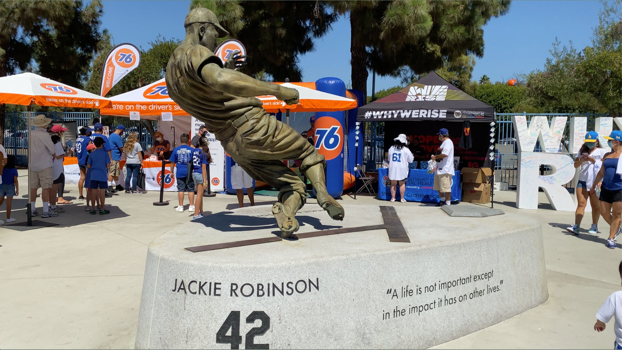 Jackie Robinson Statue