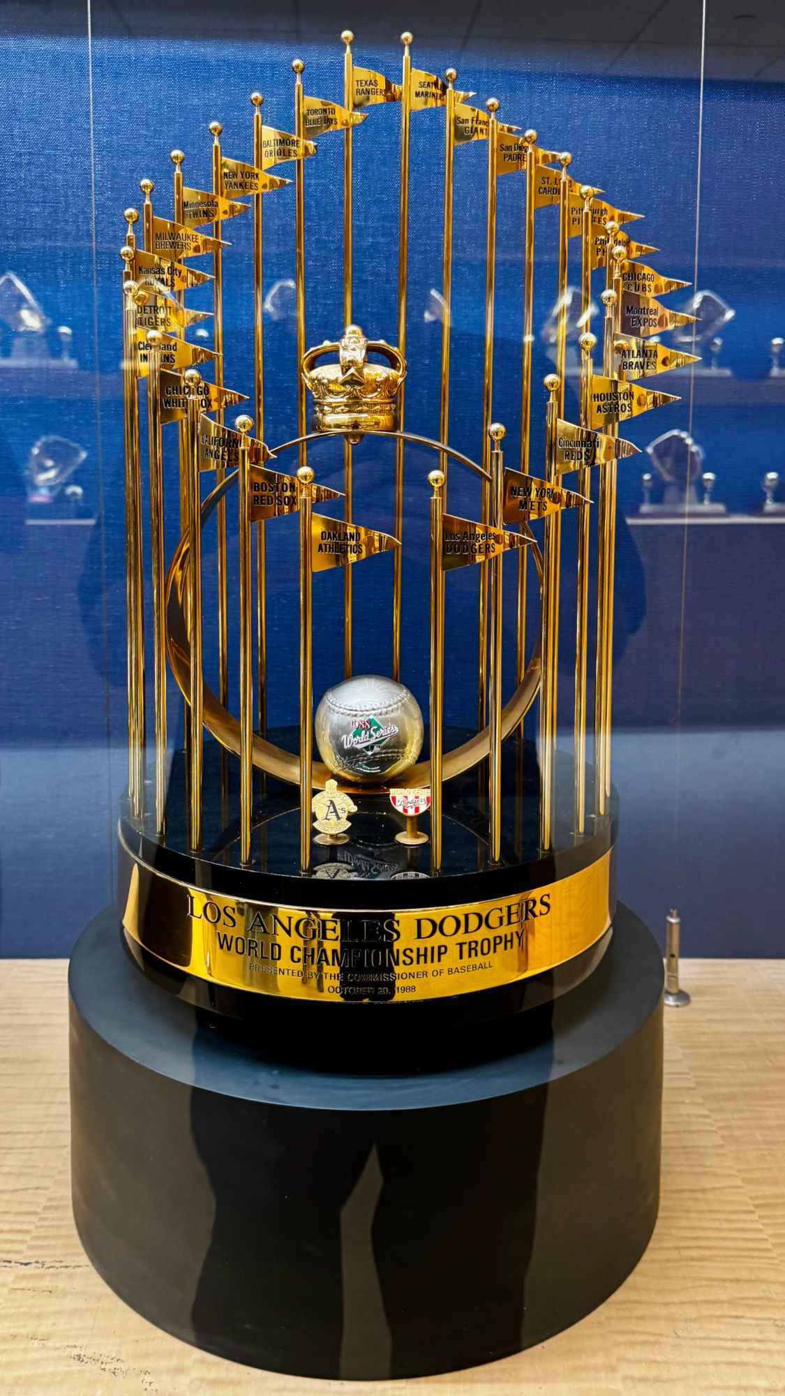 1988 World Championship Trophy Los Angeles Dodgers 1988 World Championship Trophy