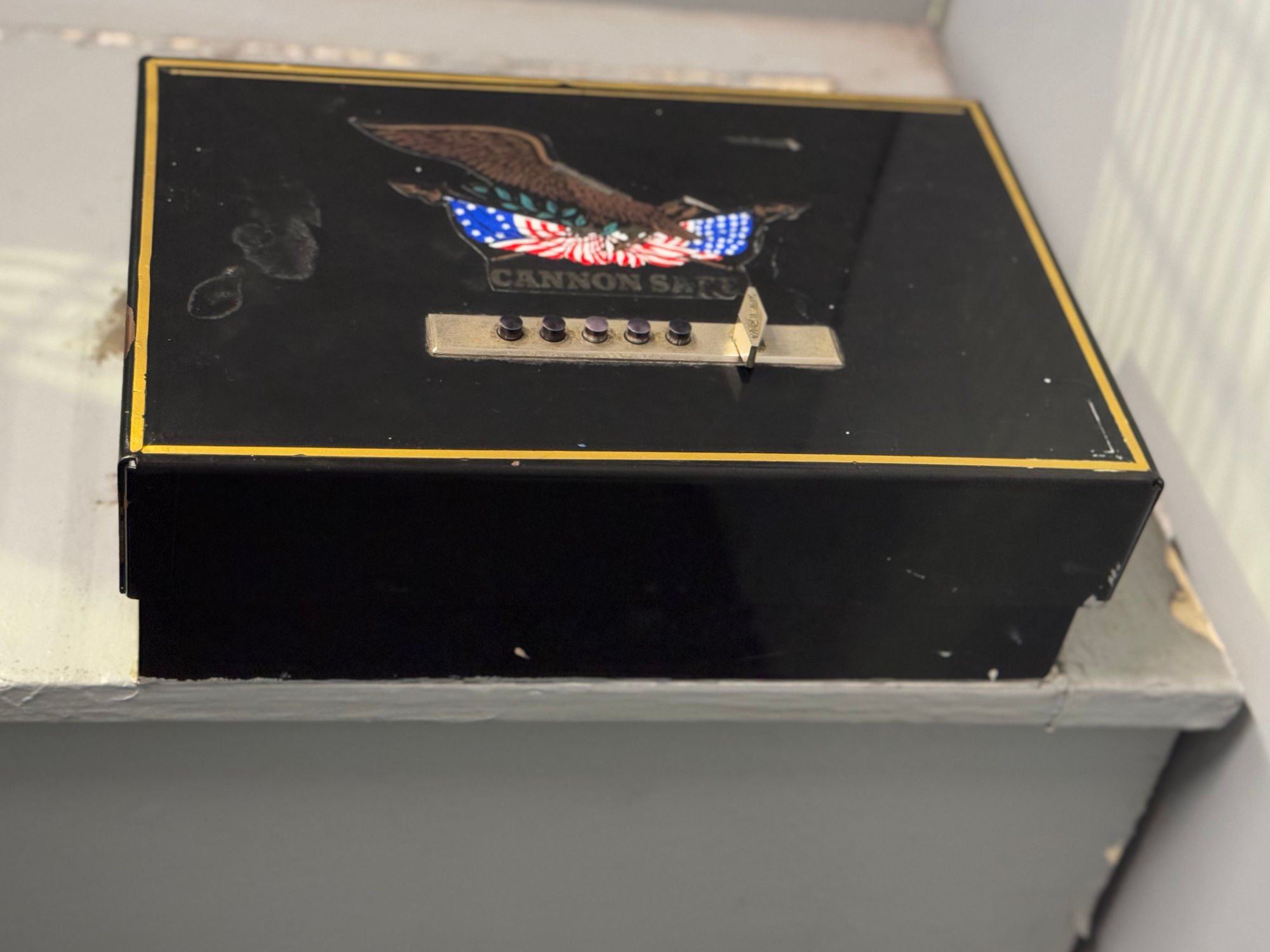 Original Lockers Cannon Safe