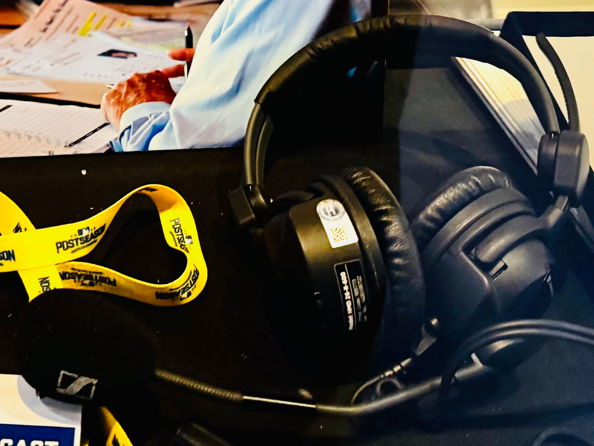 Headhphones & Microphone Vin Scully Headhphones & Microphone