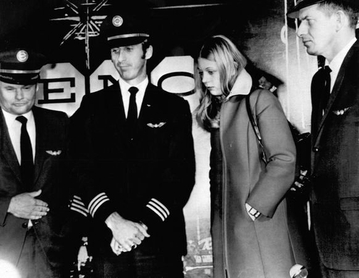 Northwest Airlines Flight 305 Crew