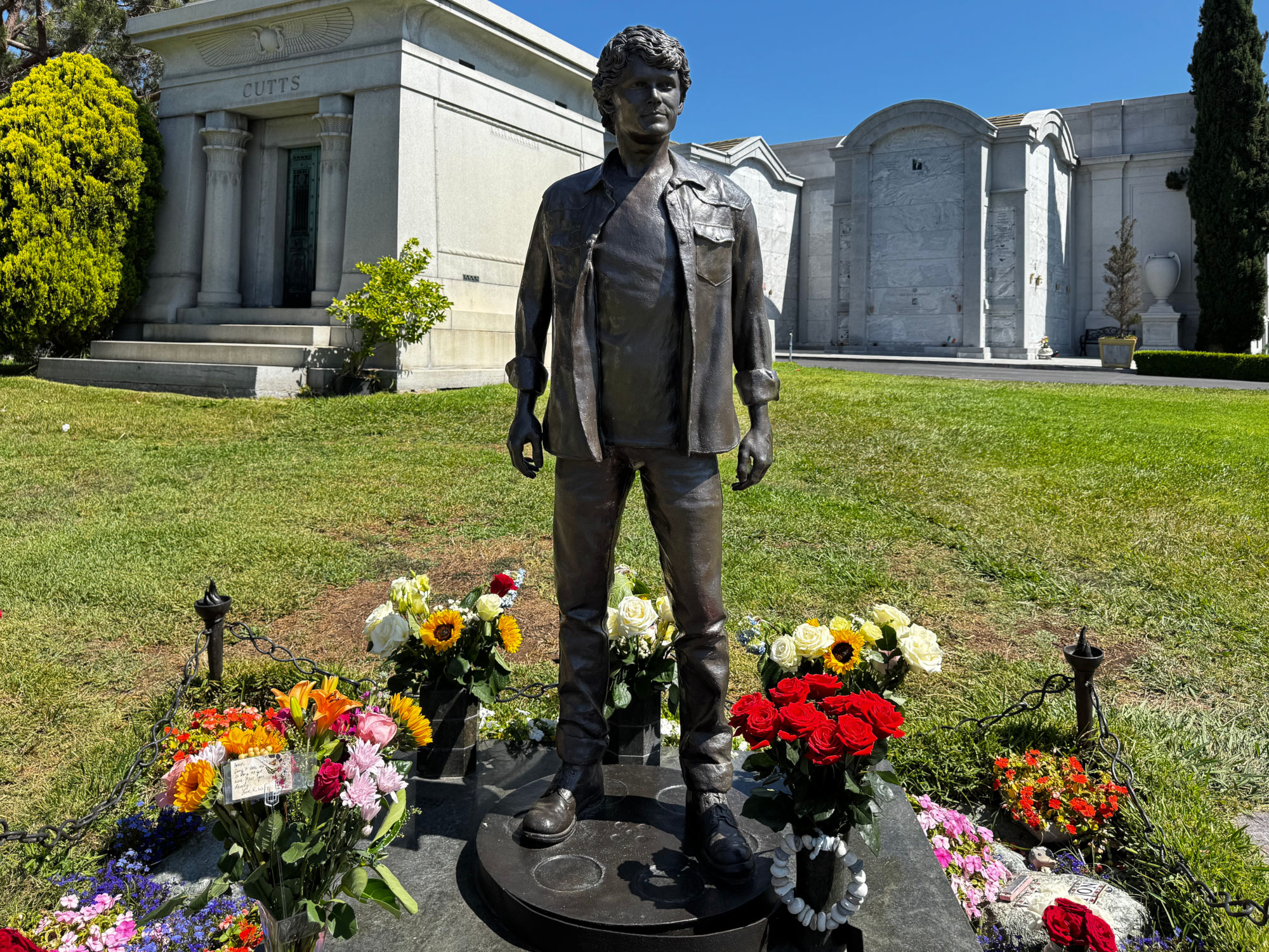 Anton Viktorovich Yelchin Grave Statue