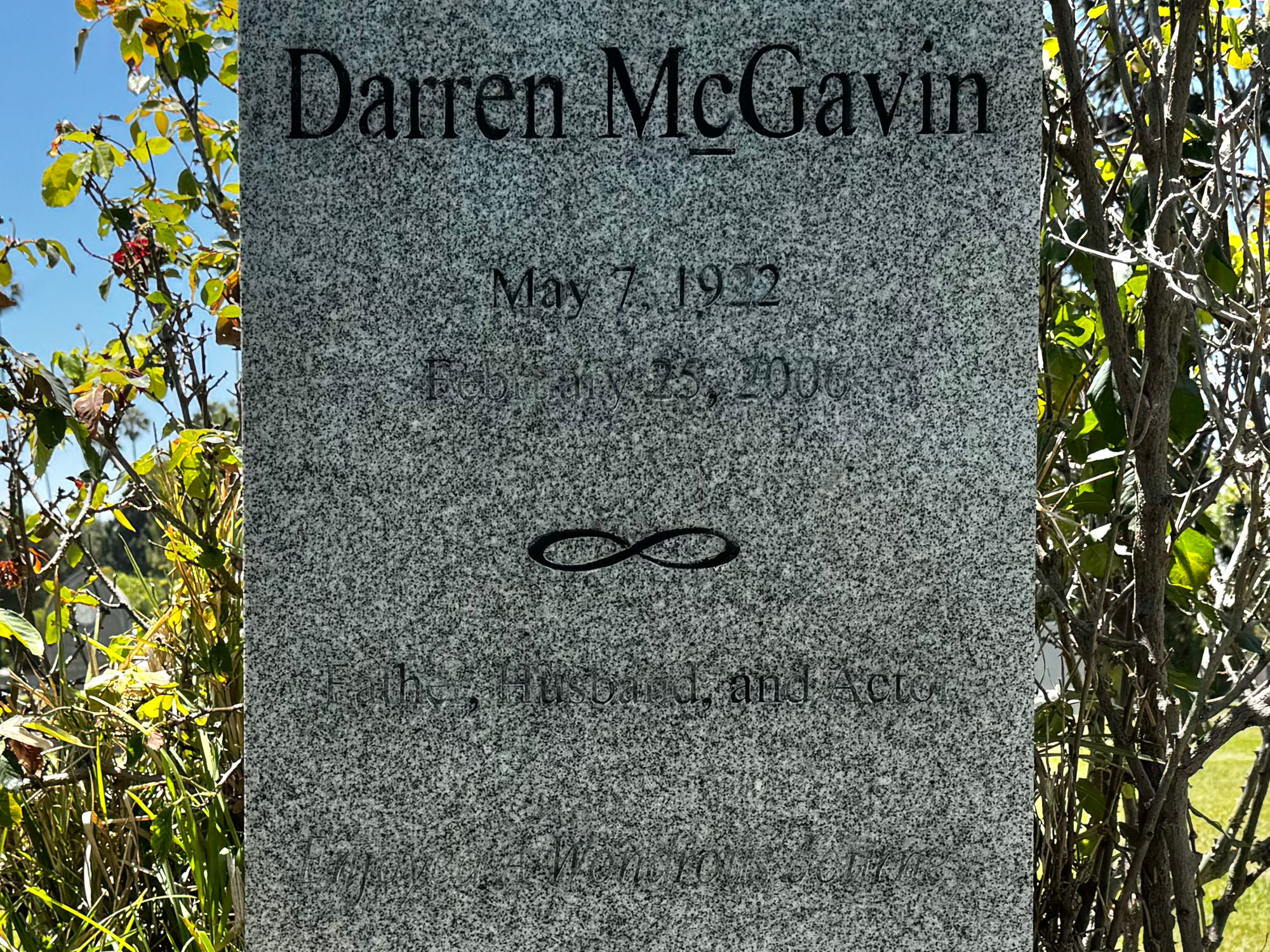 Darren Mcgavin Grave