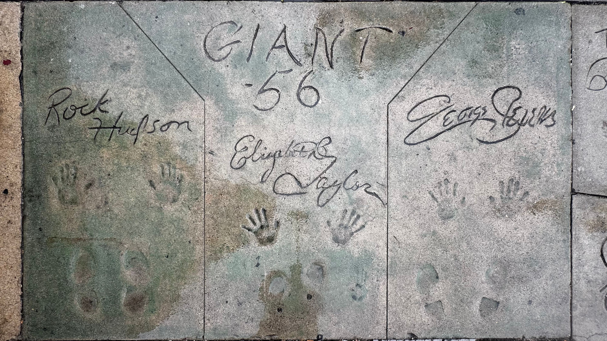 Grauman's Chinese Theatre Giant Cast