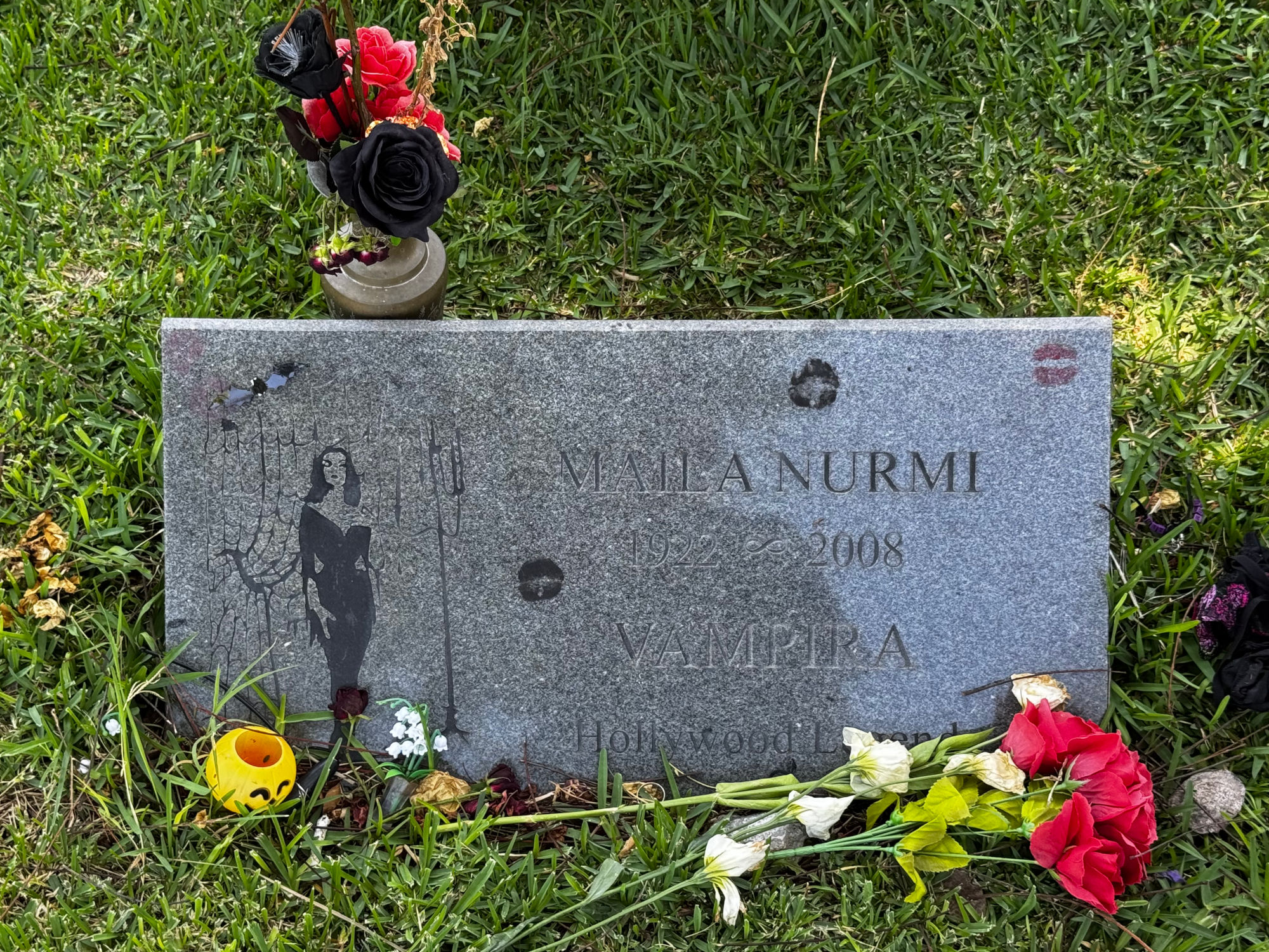 Hollywood Forever Cemetery Vampira
