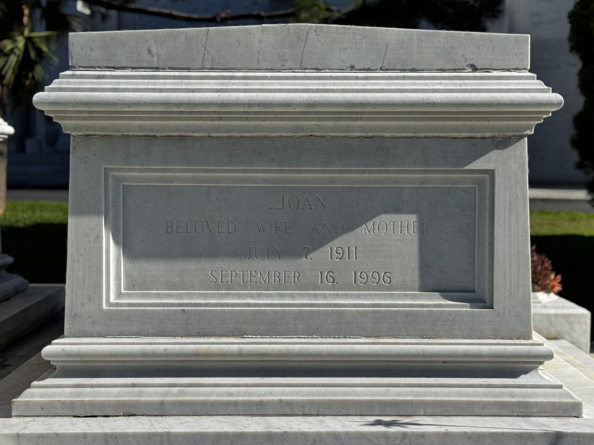 Joan Cohn Grave
