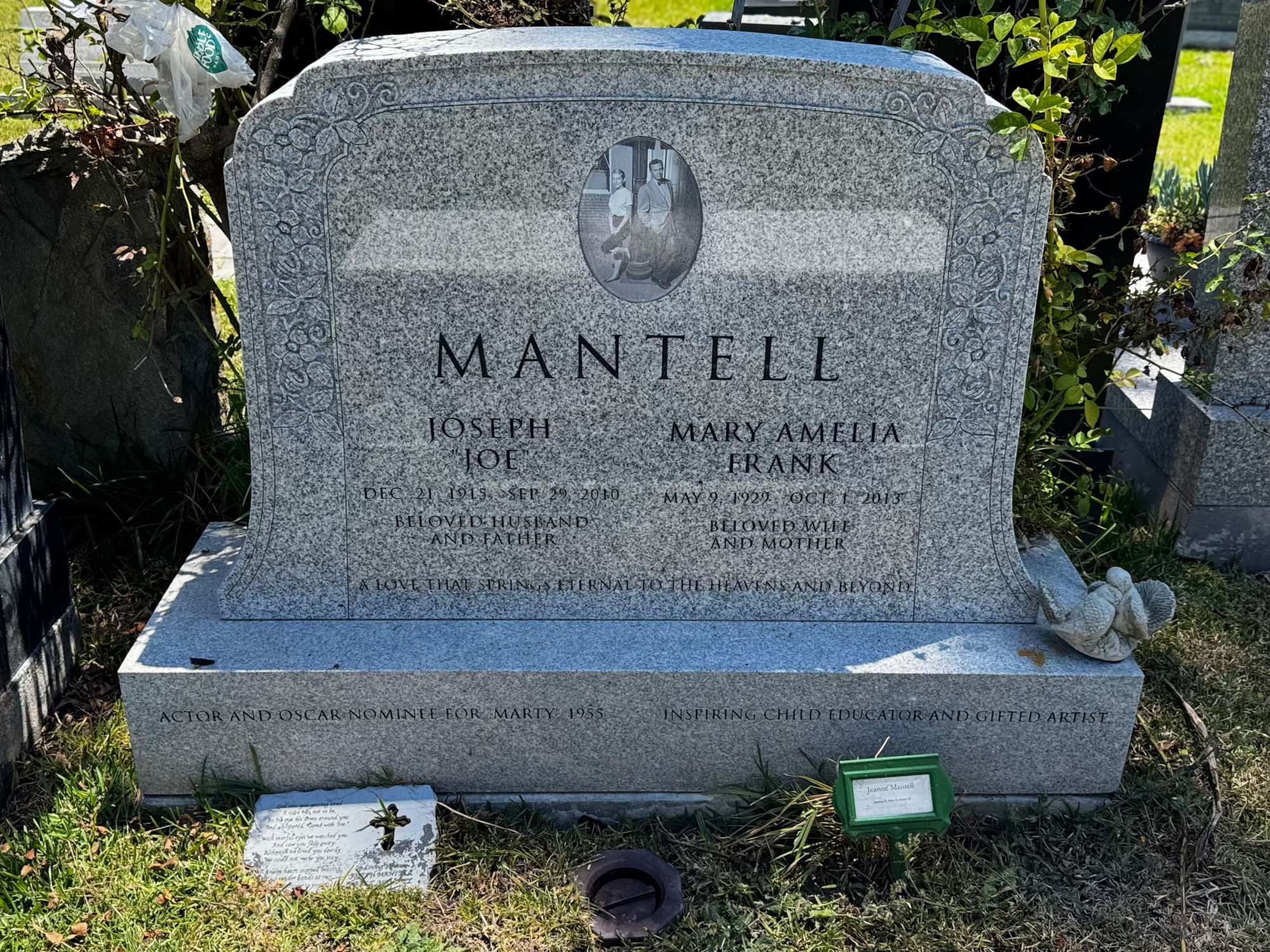 Joe Mantell Grave