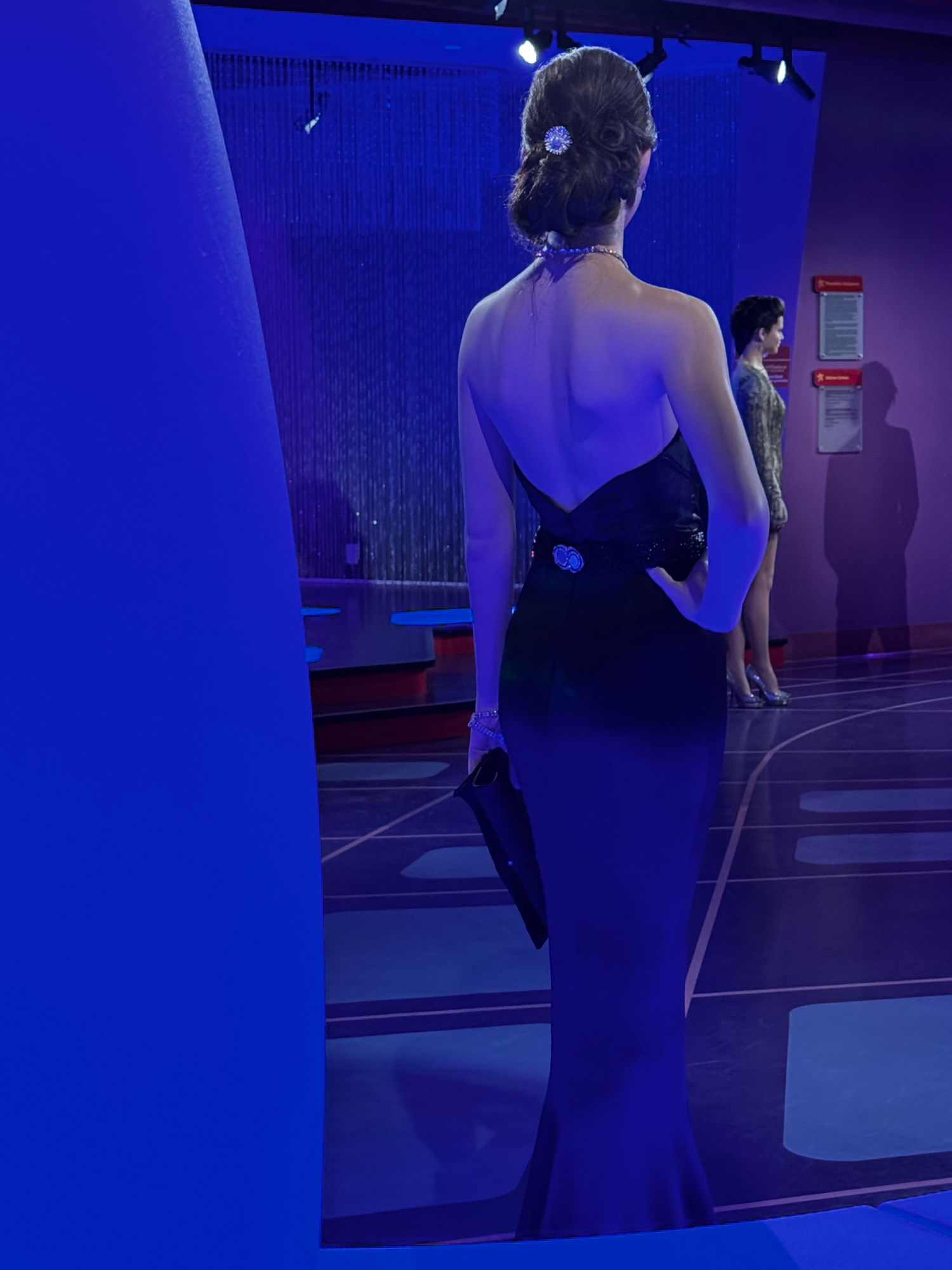 Madame Tussauds Anne Hathaway Back