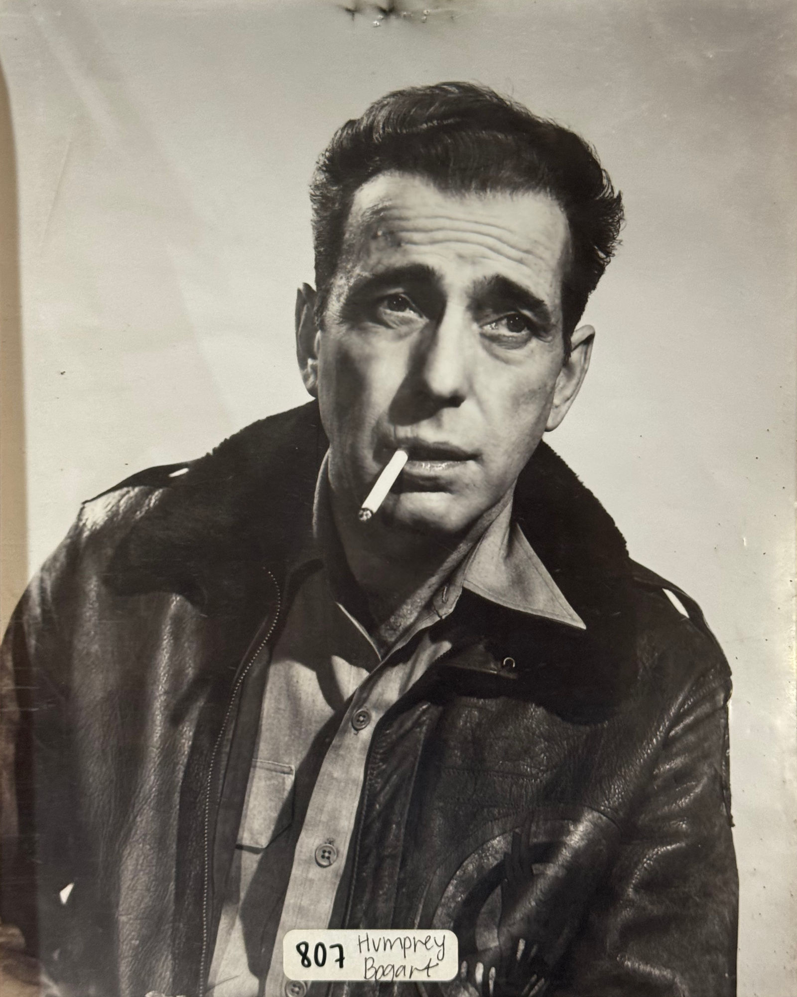 Photo Humphrey Bogart as Joseph Barrett