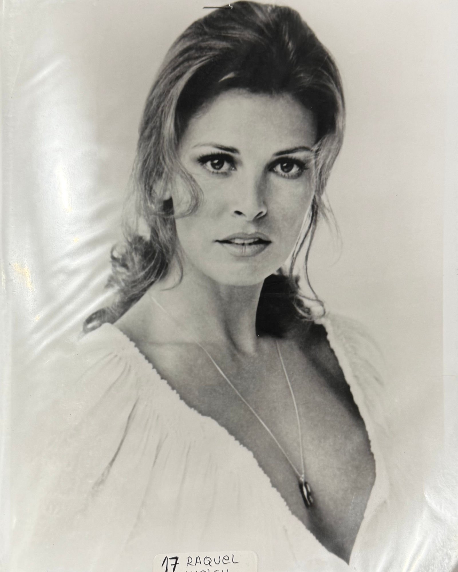 Photo Raquel Welch as Alice