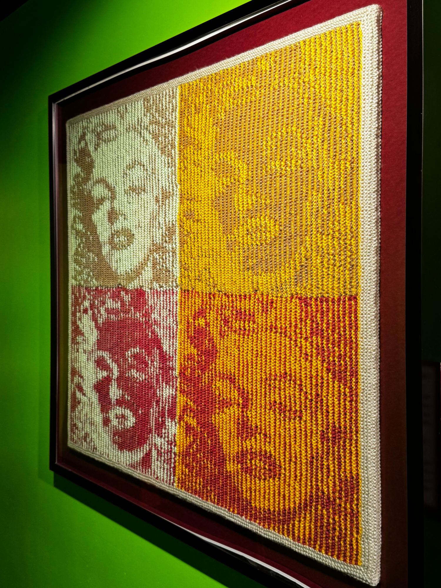 Ripley's Knit Illusion Marilyn Monroe Side