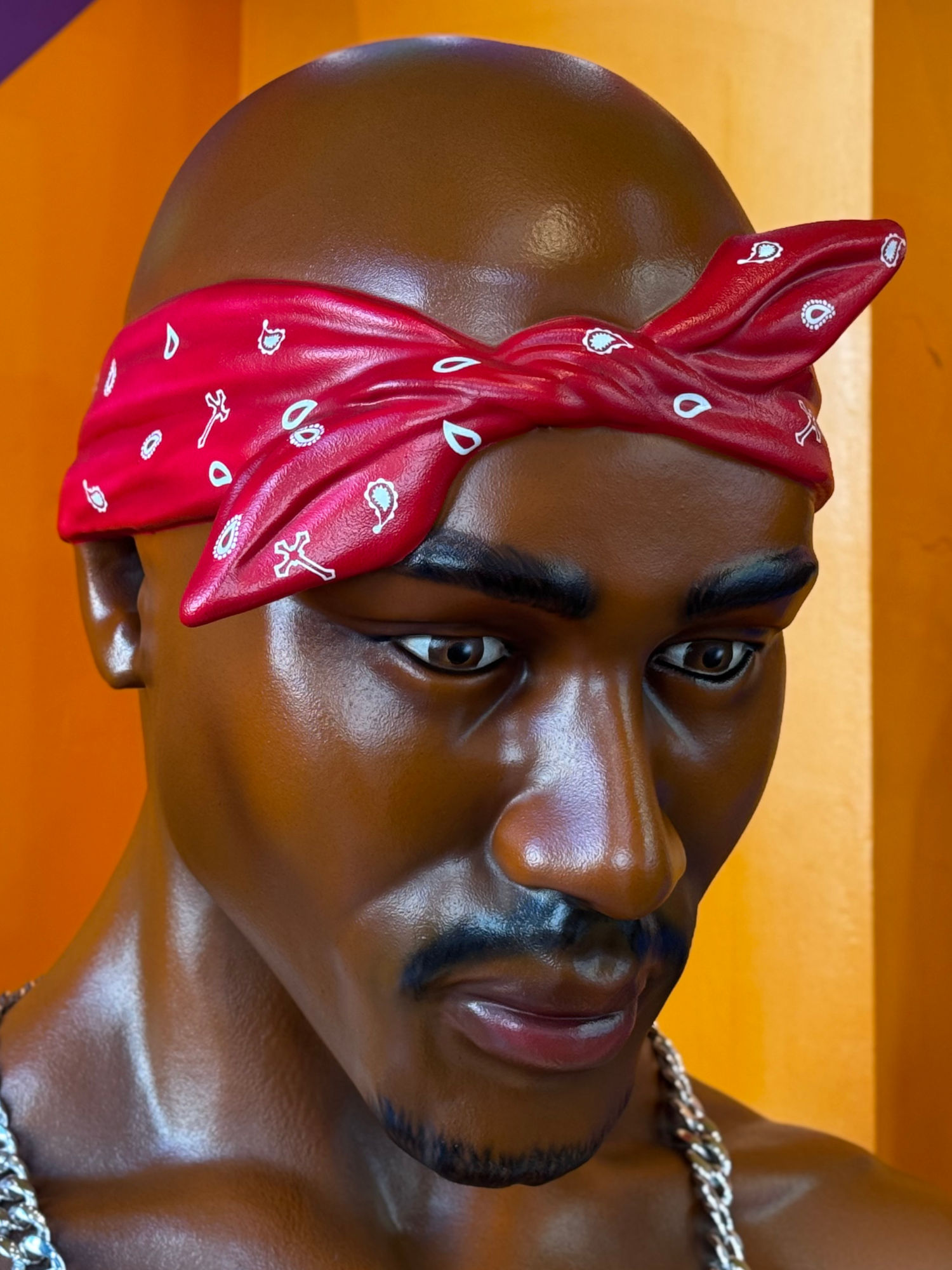 Ripley's Tupac Shakur Bust Right