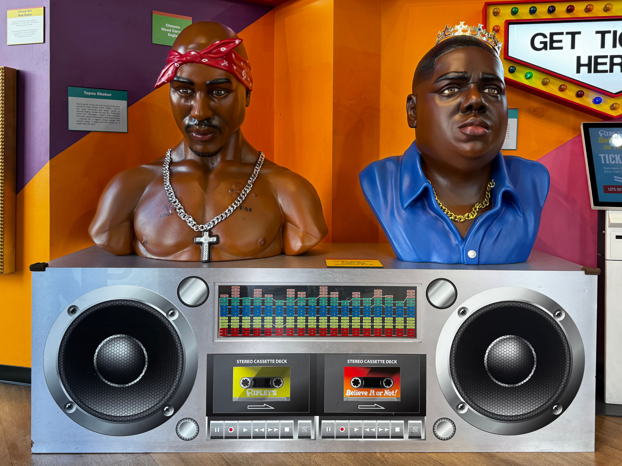 Ripley's Tupac Shakur and Notorius B.I.G.