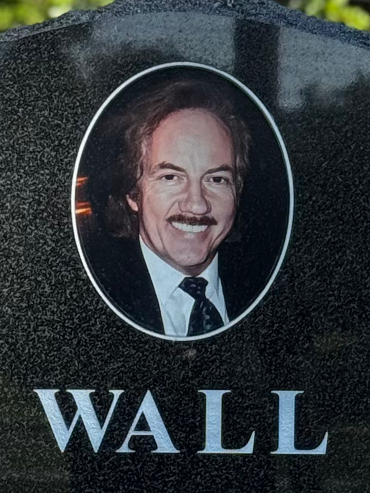 Robert Alan Wall Photo