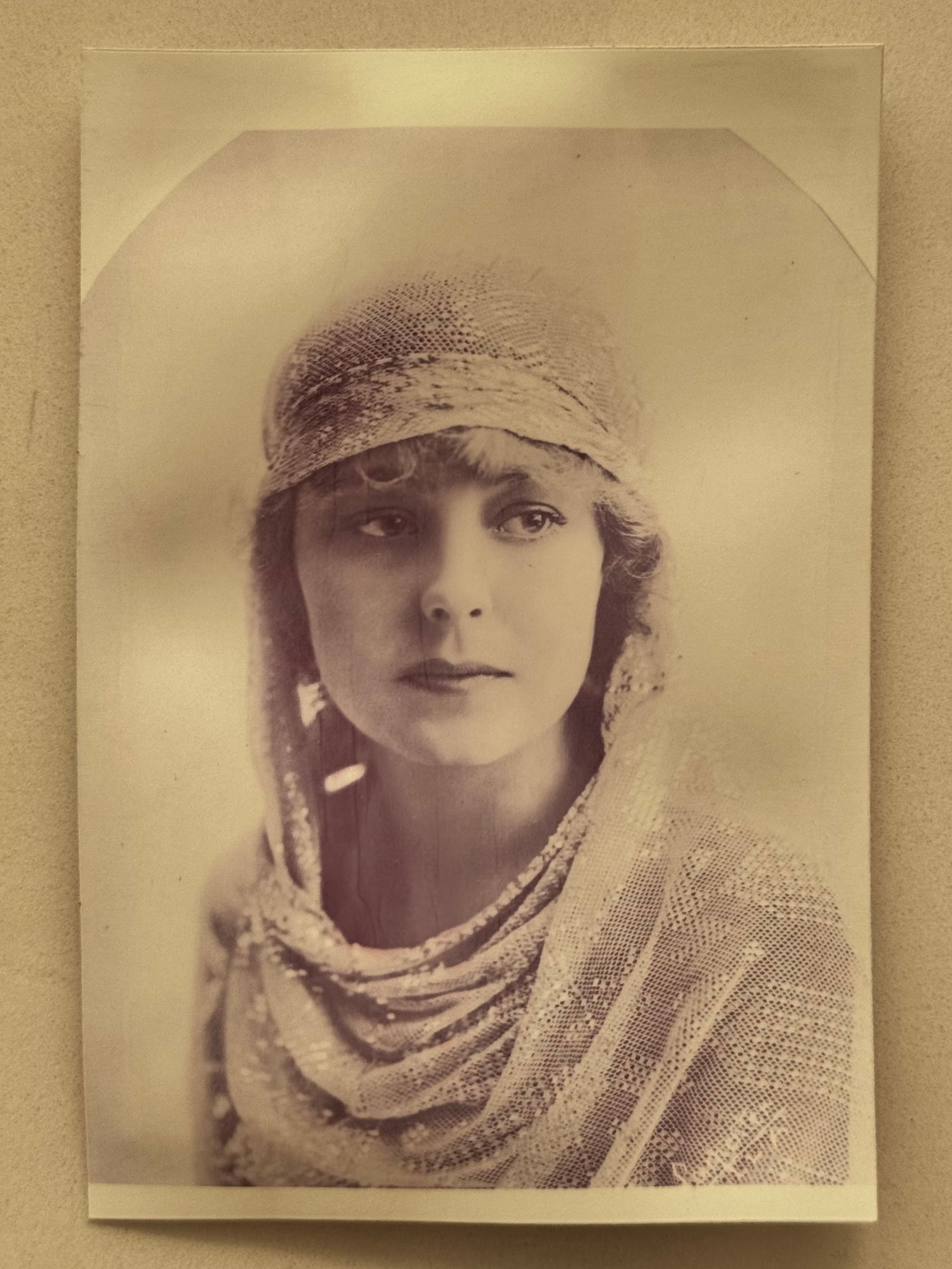 Seena Owen Photo
