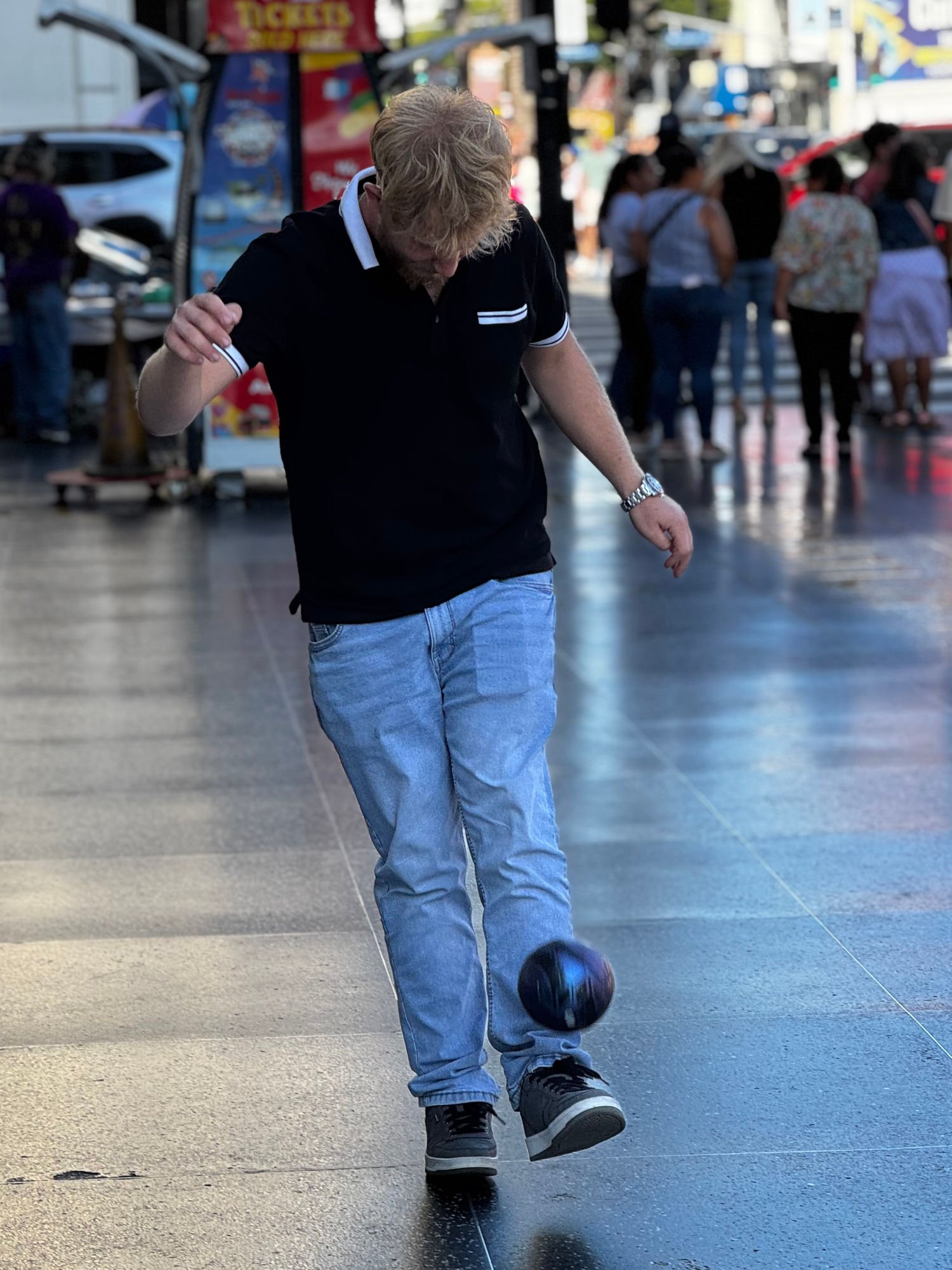 Sidewalk Football Keepie Uppie