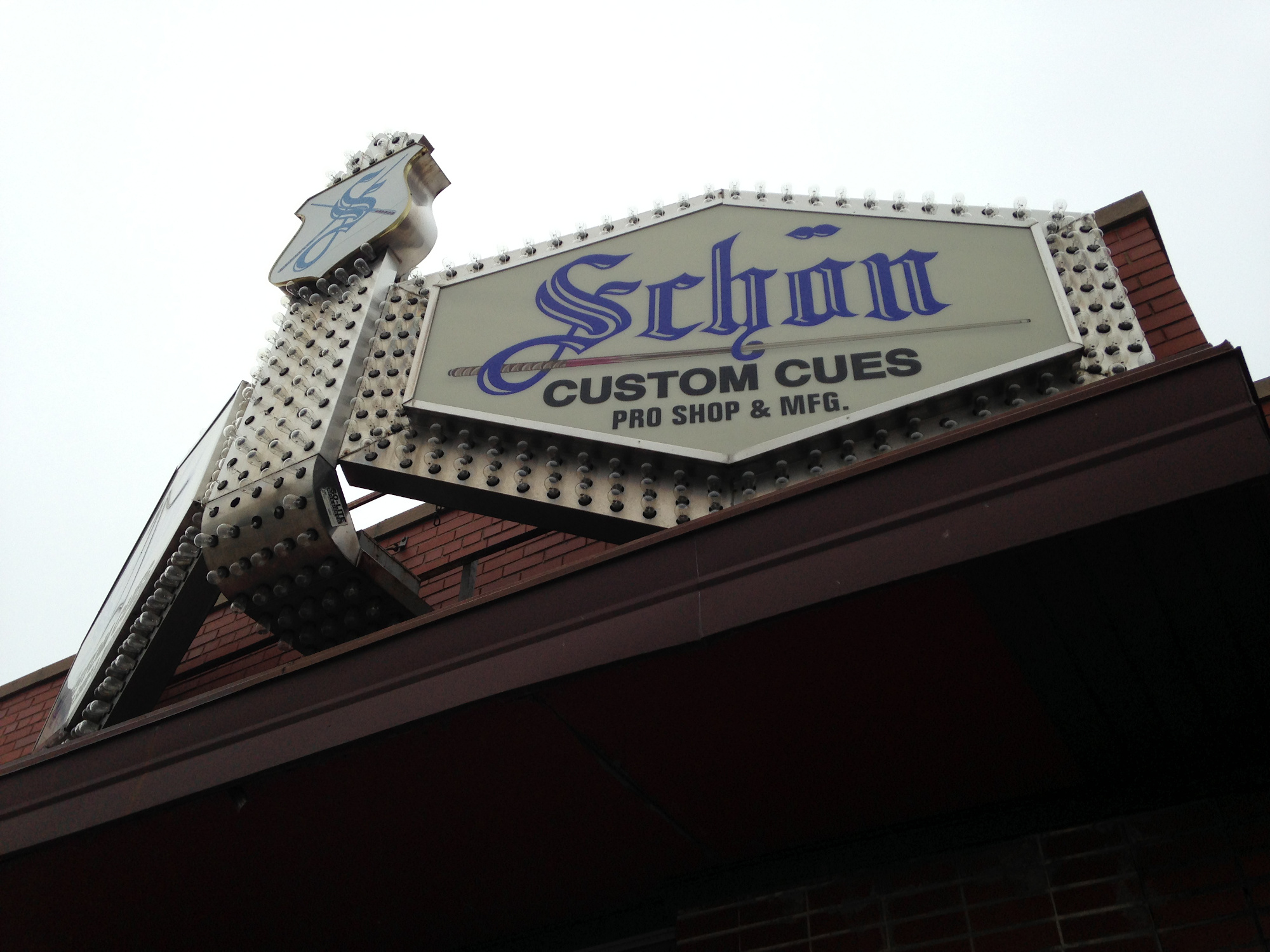 Schon Custom Cues