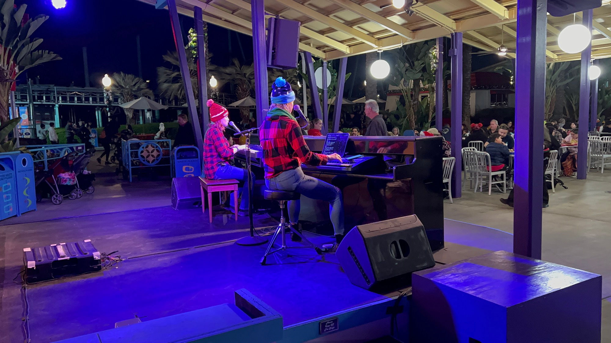 Boardwalk BBQ Stage Rockin' Reindeers