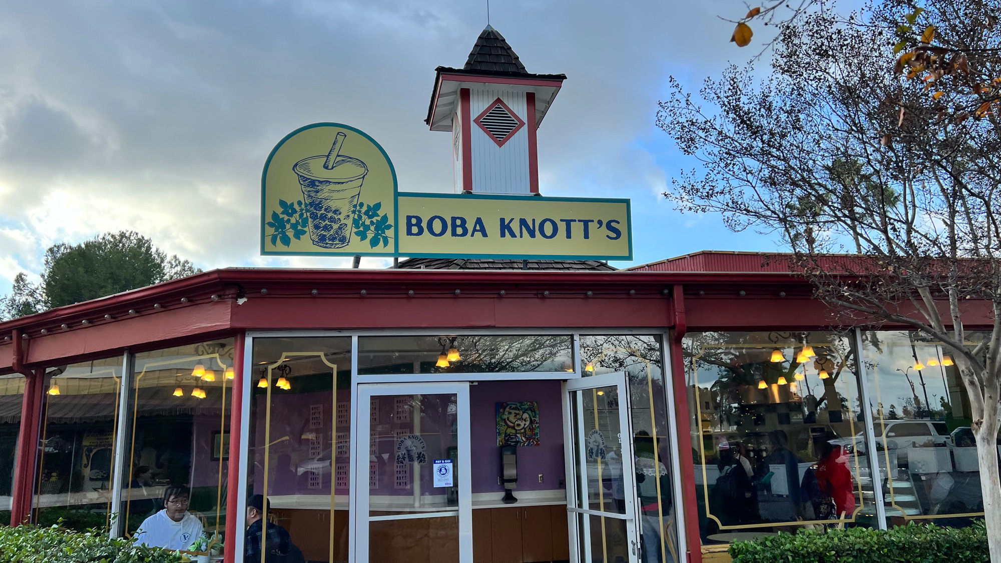 Front Boba Knotts Front