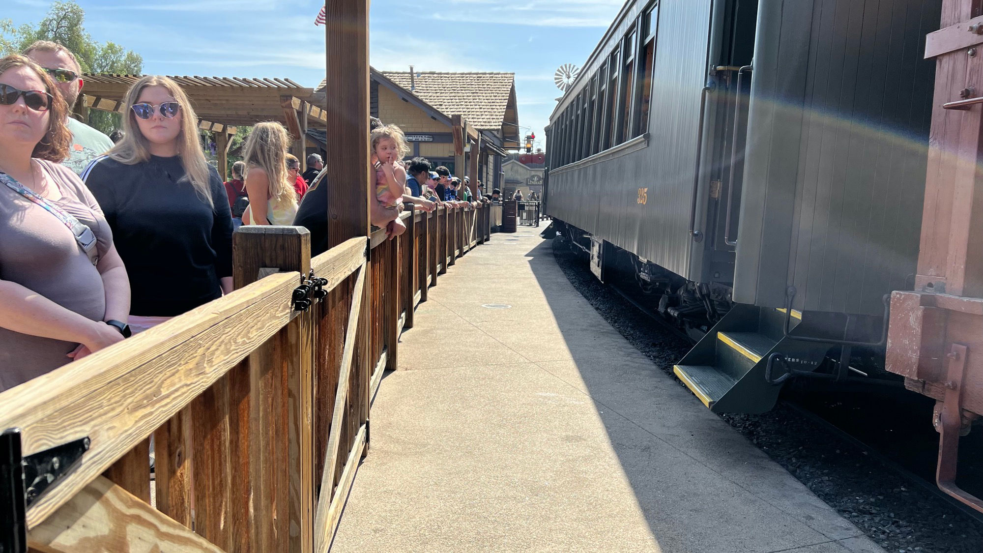 Queue Calico Railroad Queue