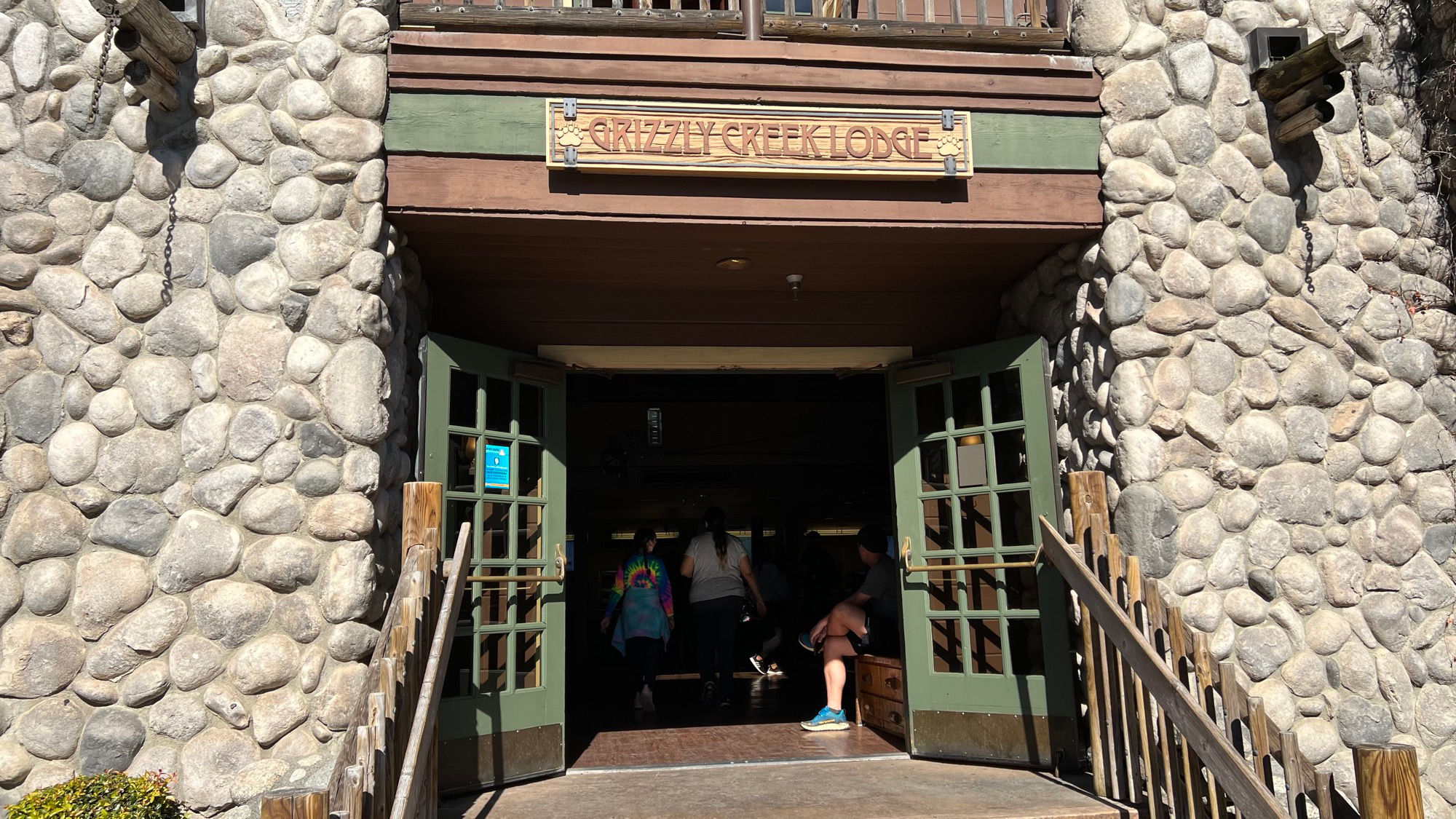 Grizzly Creek Lodge