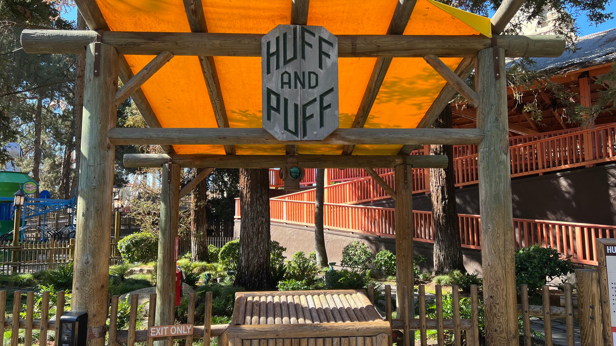 Camp Snoopy Huff and Puff