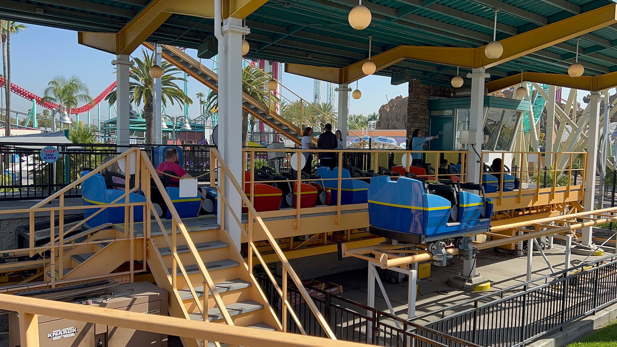 Queue Coast Rider Queue