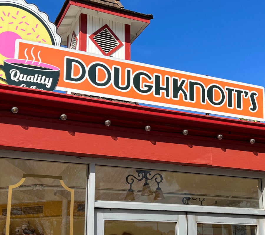 Doughknott's