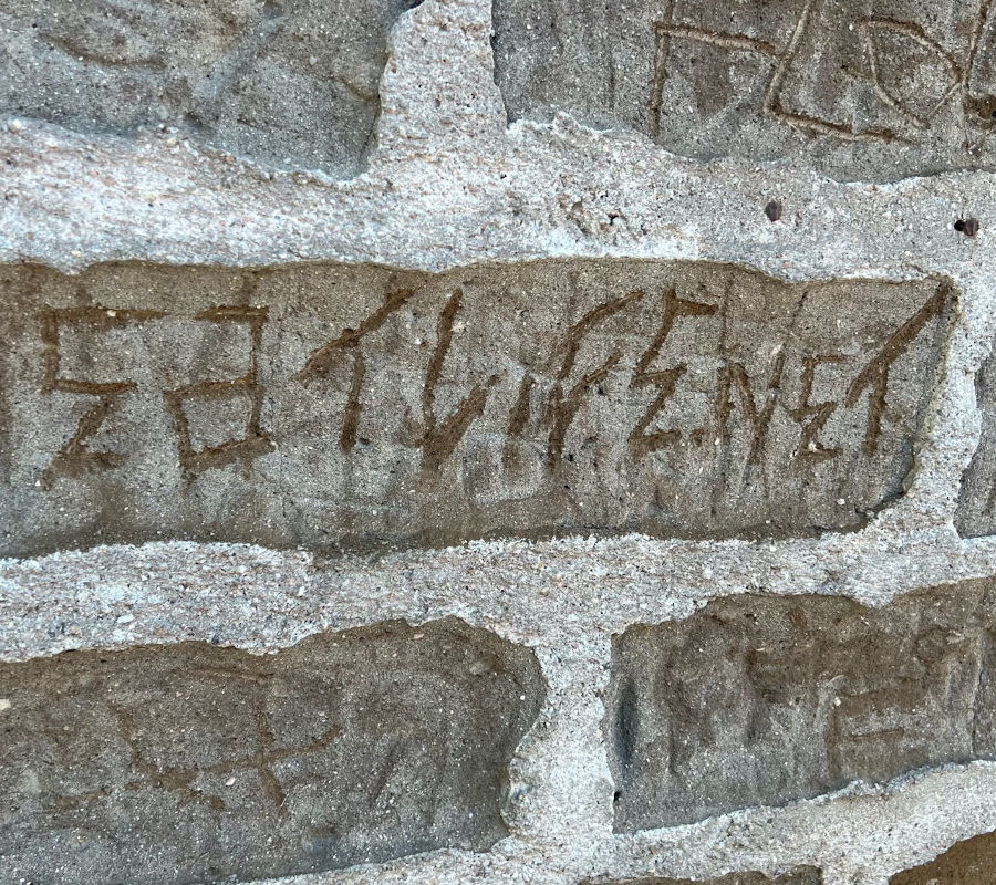 Eat Life Brick