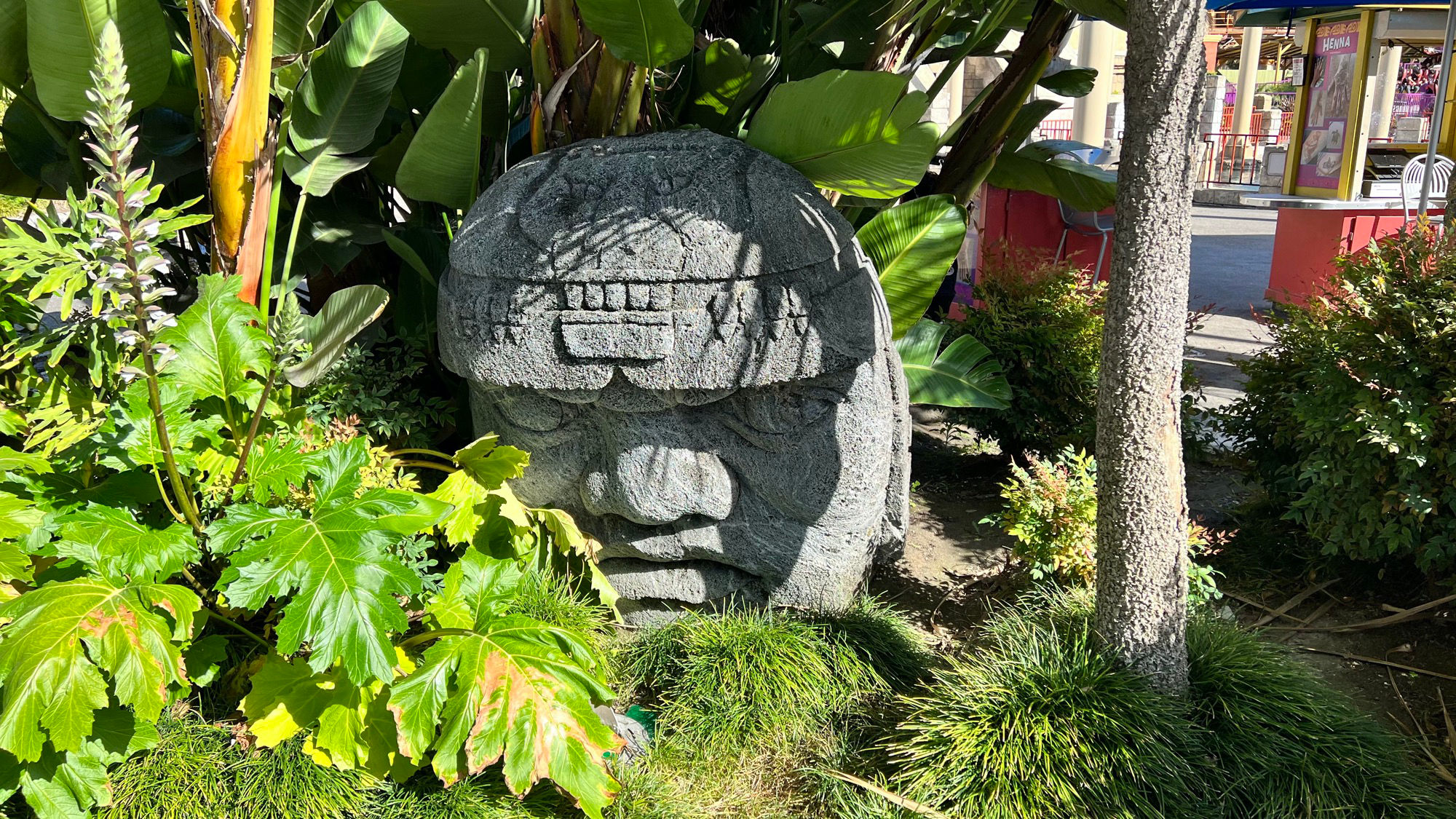 Knott's Berry Farm Head Statue