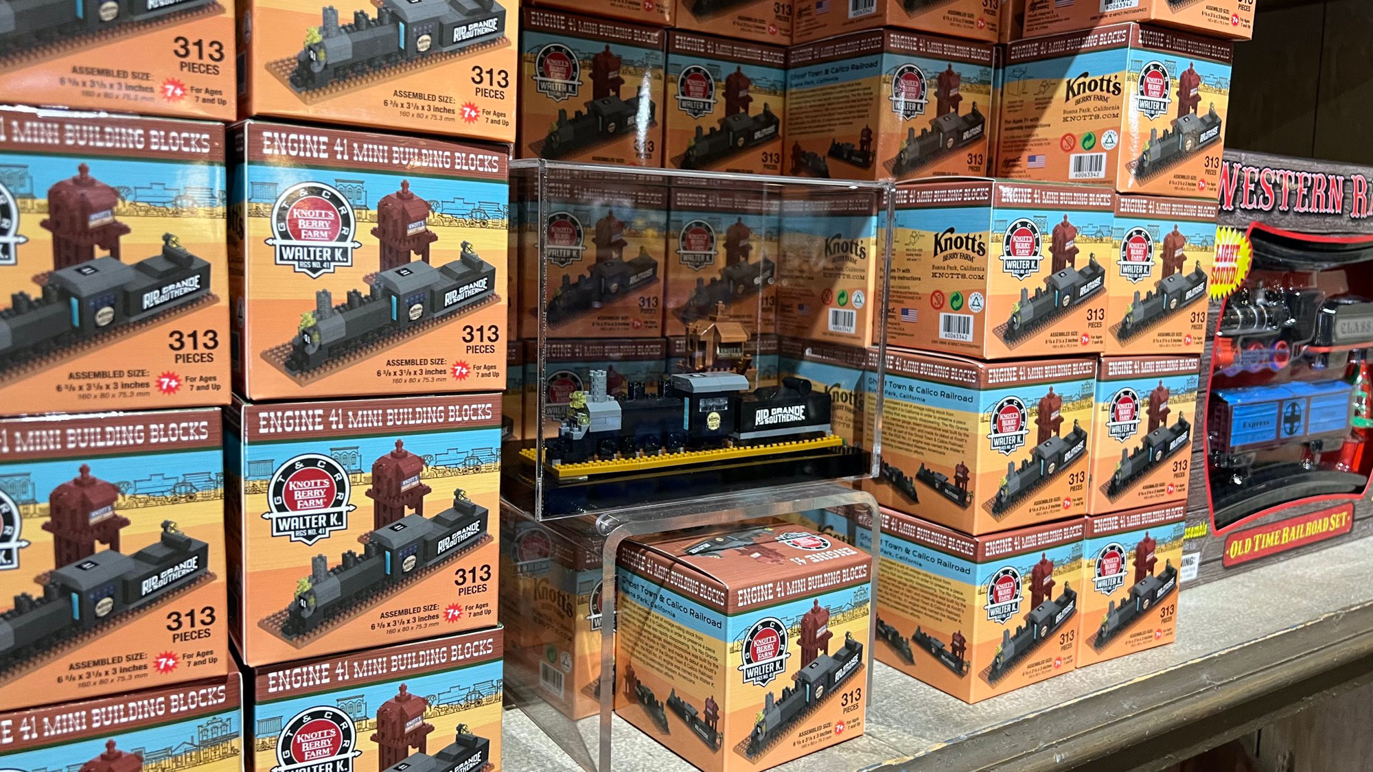 General Store Engine 41 Mini Building Blocks