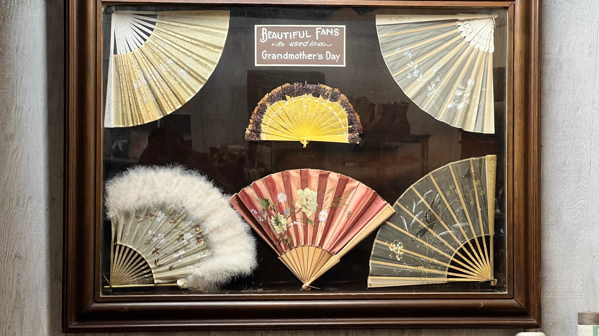 Beautiful Fans Gertie's Dress Shop Beautiful Fans