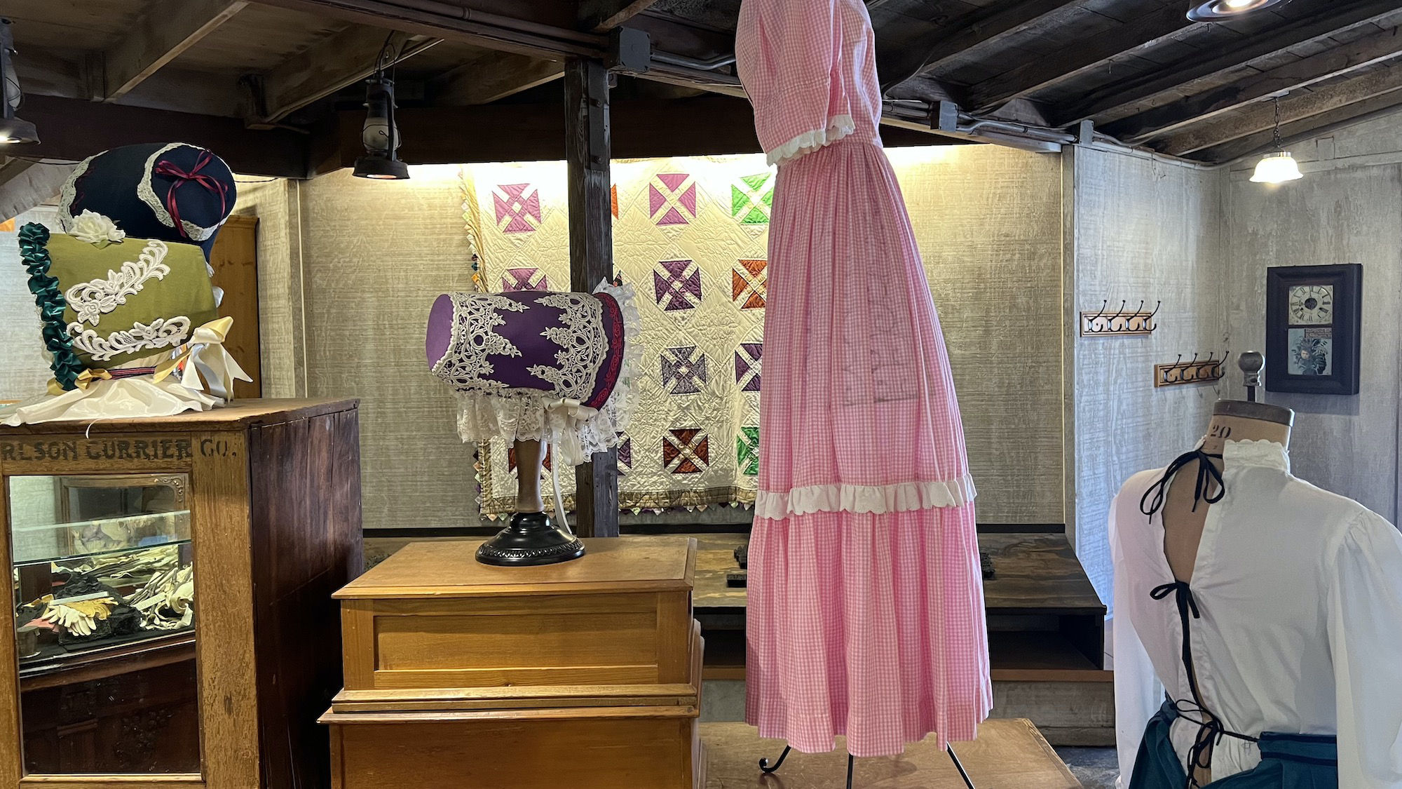Gertie's Dress Shop Bonnet