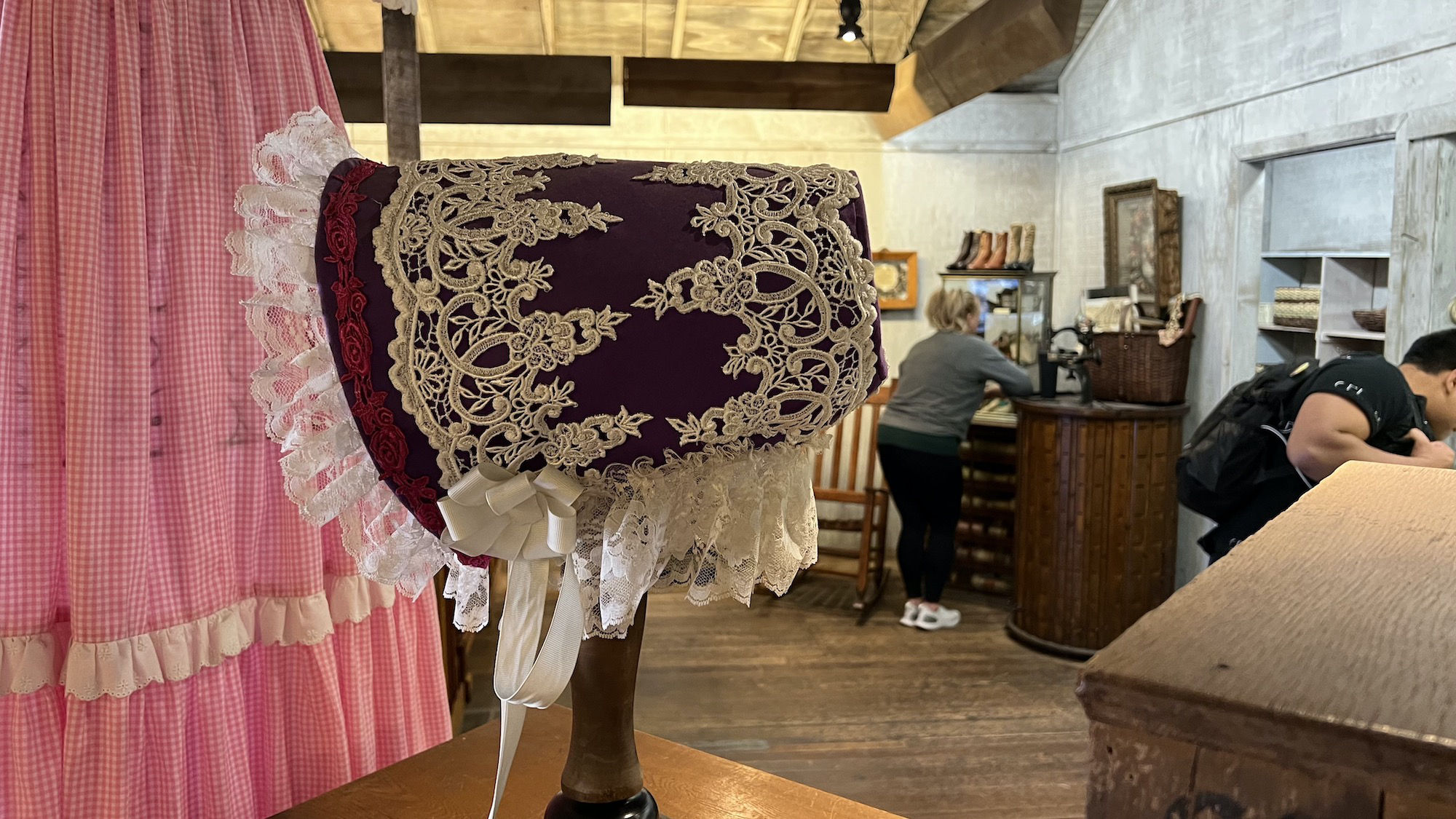 Gertie's Dress Shop Bonnet