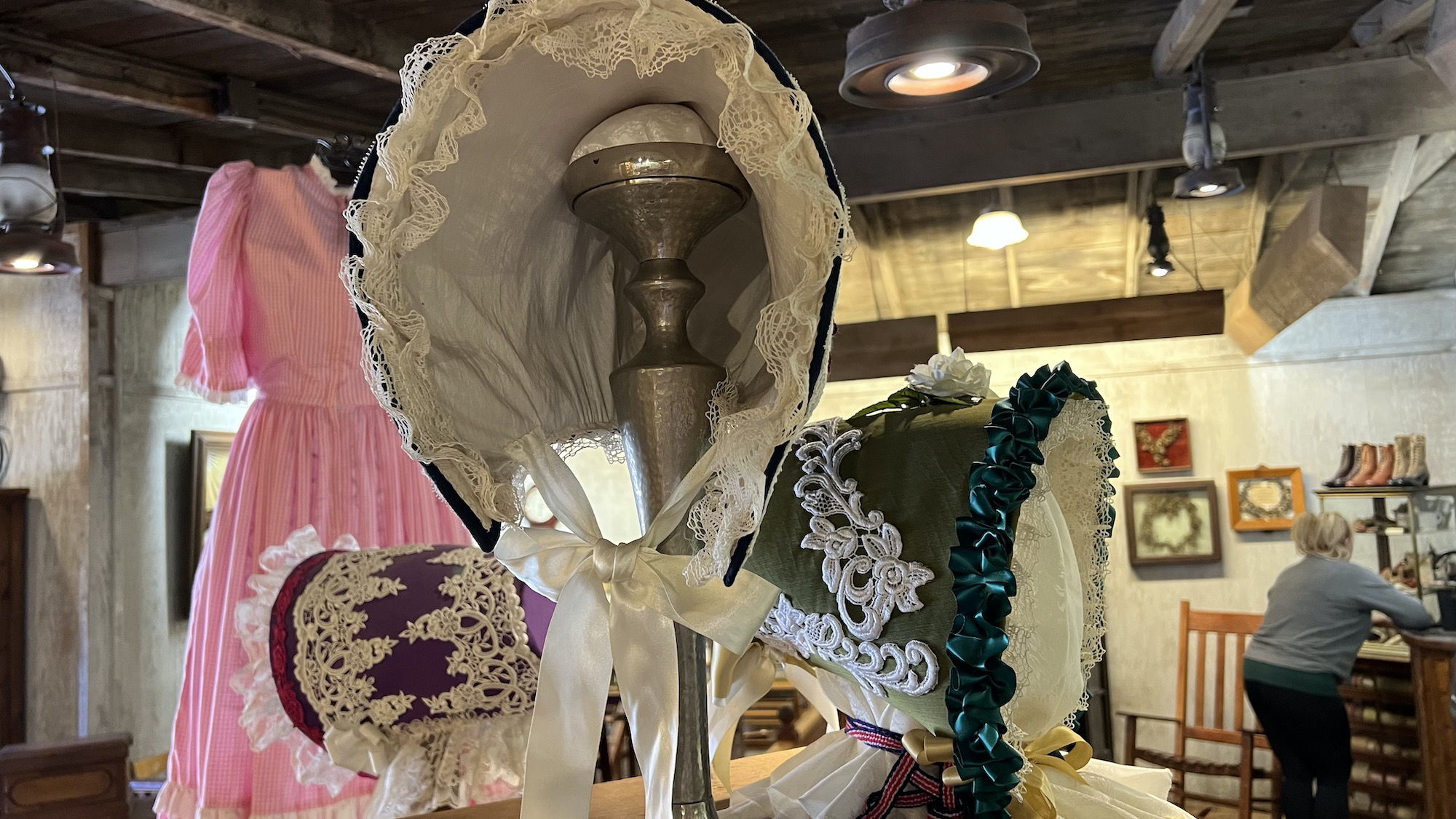 Gertie's Dress Shop Bonnet